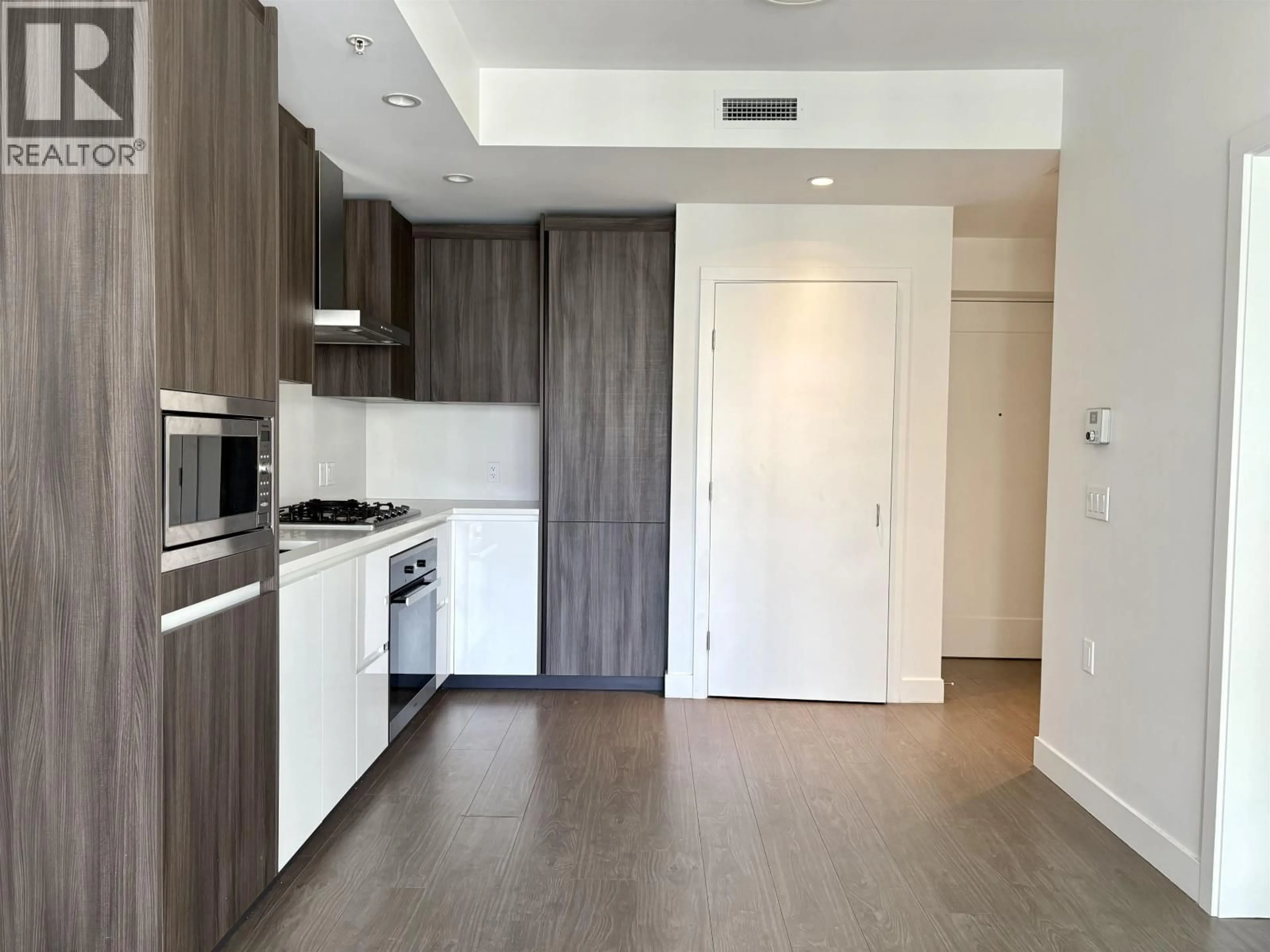 Standard kitchen, wood/laminate floor for 1004 - 6328 NO. 3 ROAD, Richmond British Columbia V6Y0L6