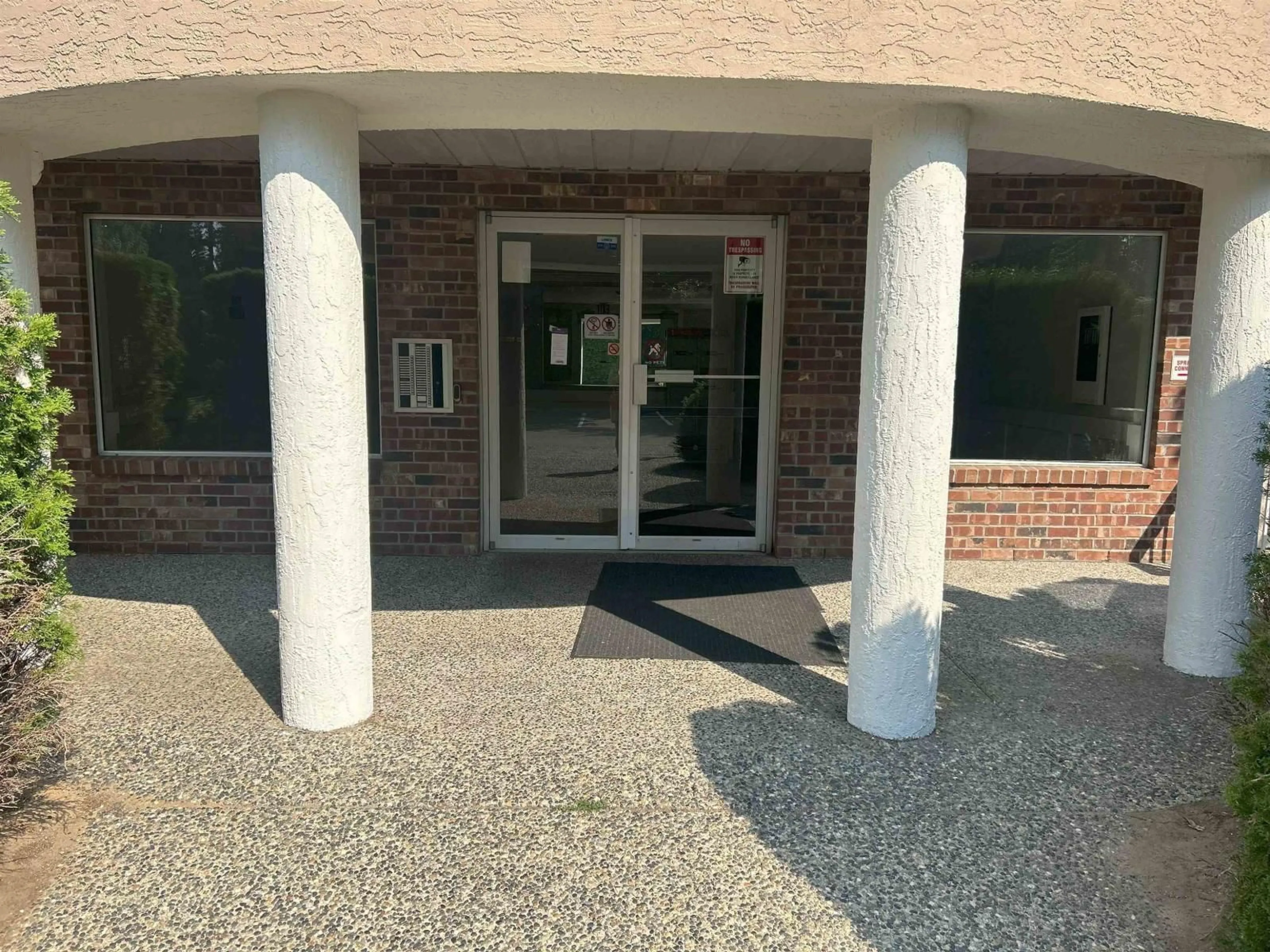 Indoor foyer for 111 - 2130 MCKENZIE, Abbotsford British Columbia V2S3Z8