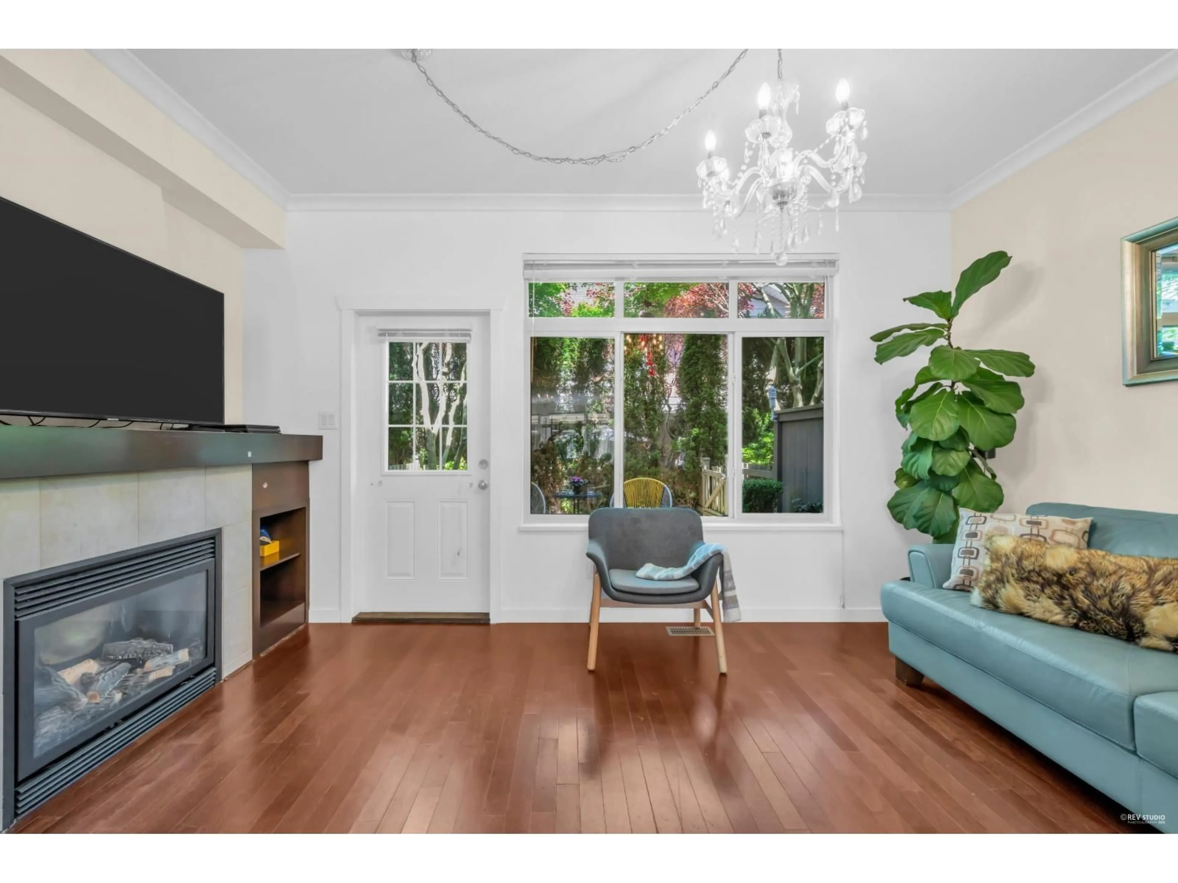Living room with furniture, unknown for 52 - 15151 34, Surrey British Columbia V3Z4P5