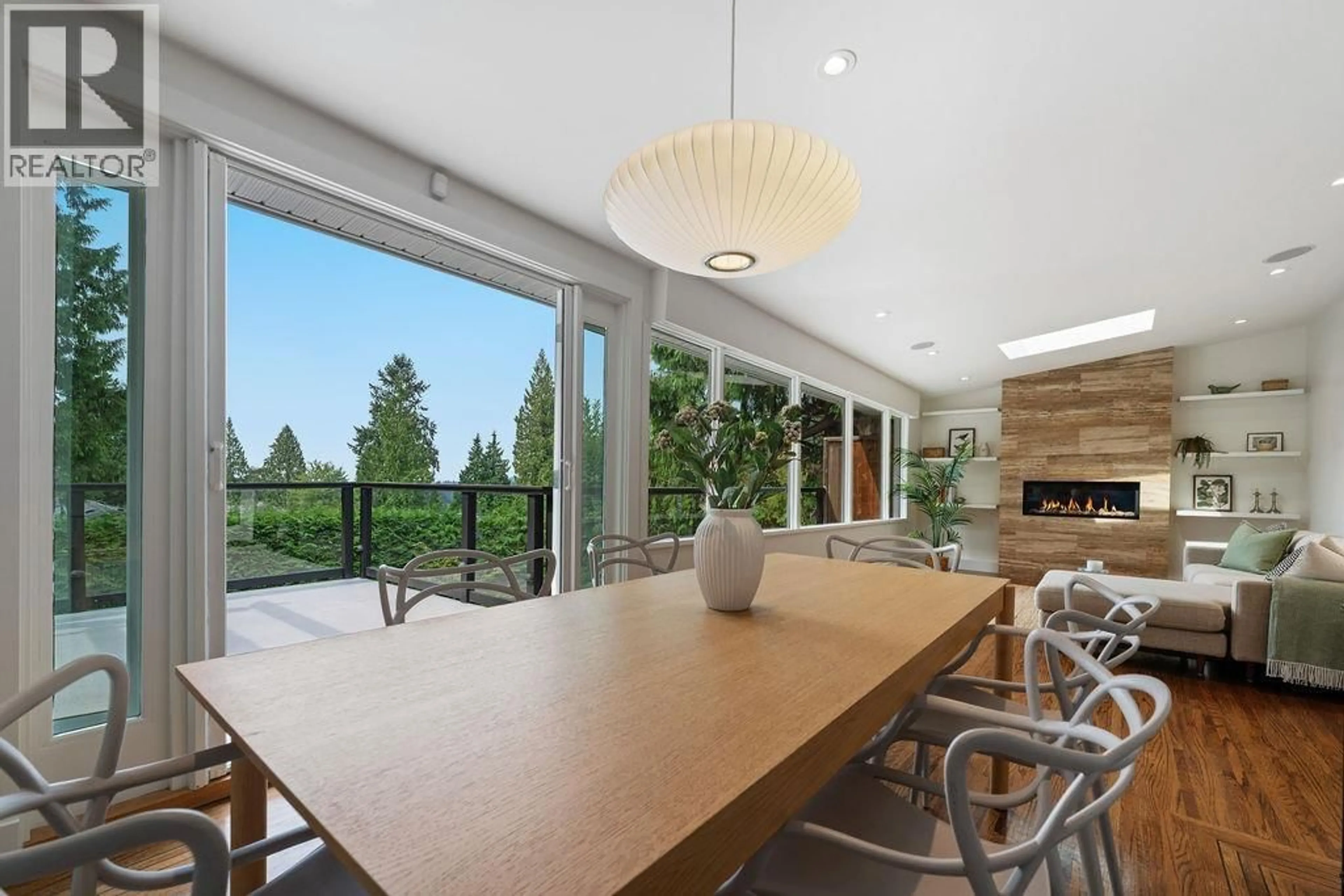 Dining room, unknown for 727 CRYSTAL COURT, North Vancouver British Columbia V7R2B6