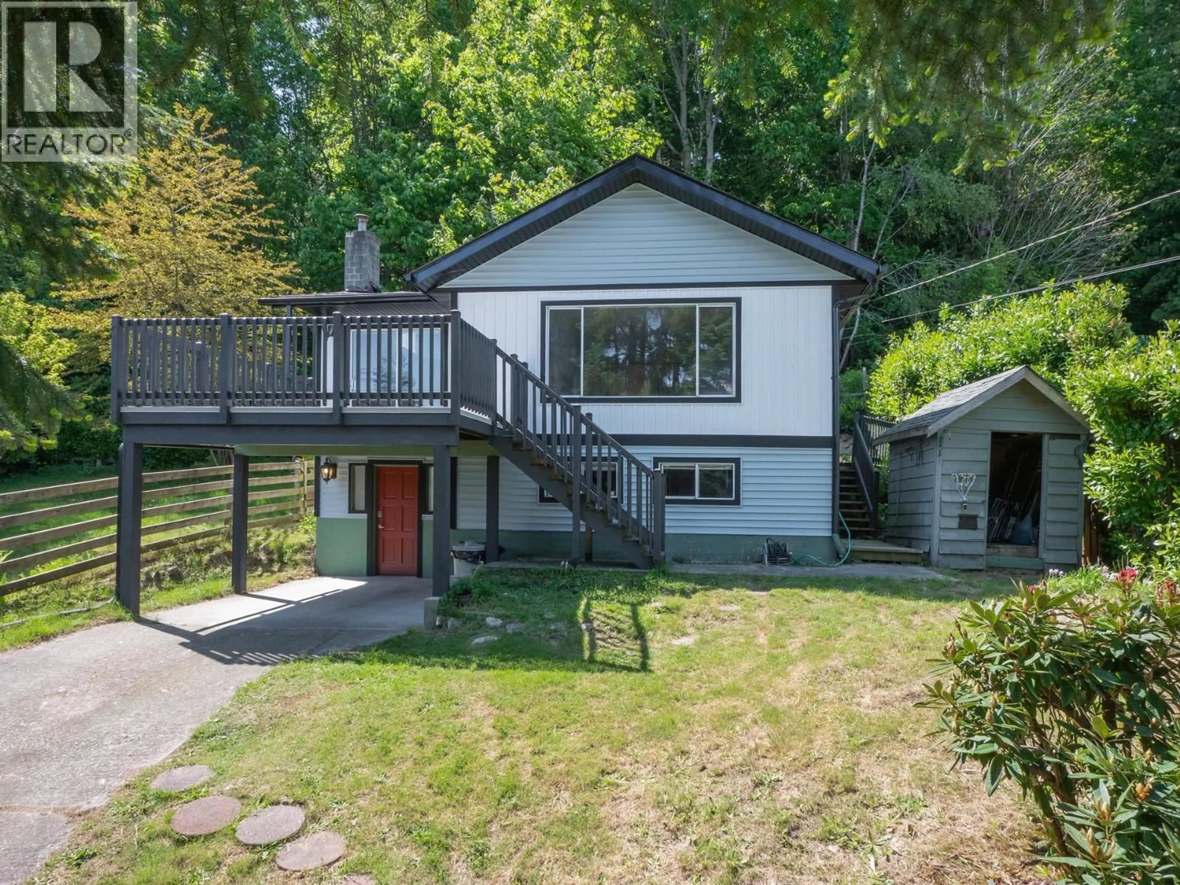 A pic from outside/outdoor area/front of a property/back of a property/a pic from drone, unknown for 642 GOWER POINT ROAD, Gibsons British Columbia V0N1V8