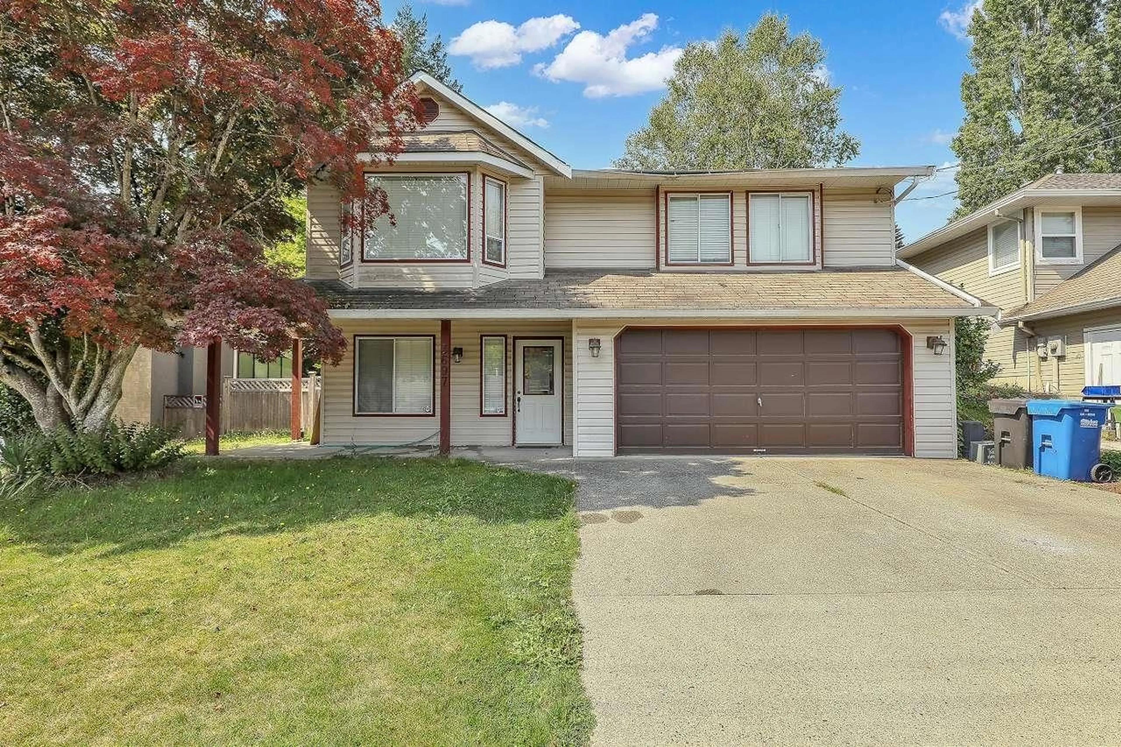 Home with vinyl exterior material, street for 3697 OLD CLAYBURN, Abbotsford British Columbia V2S7H3