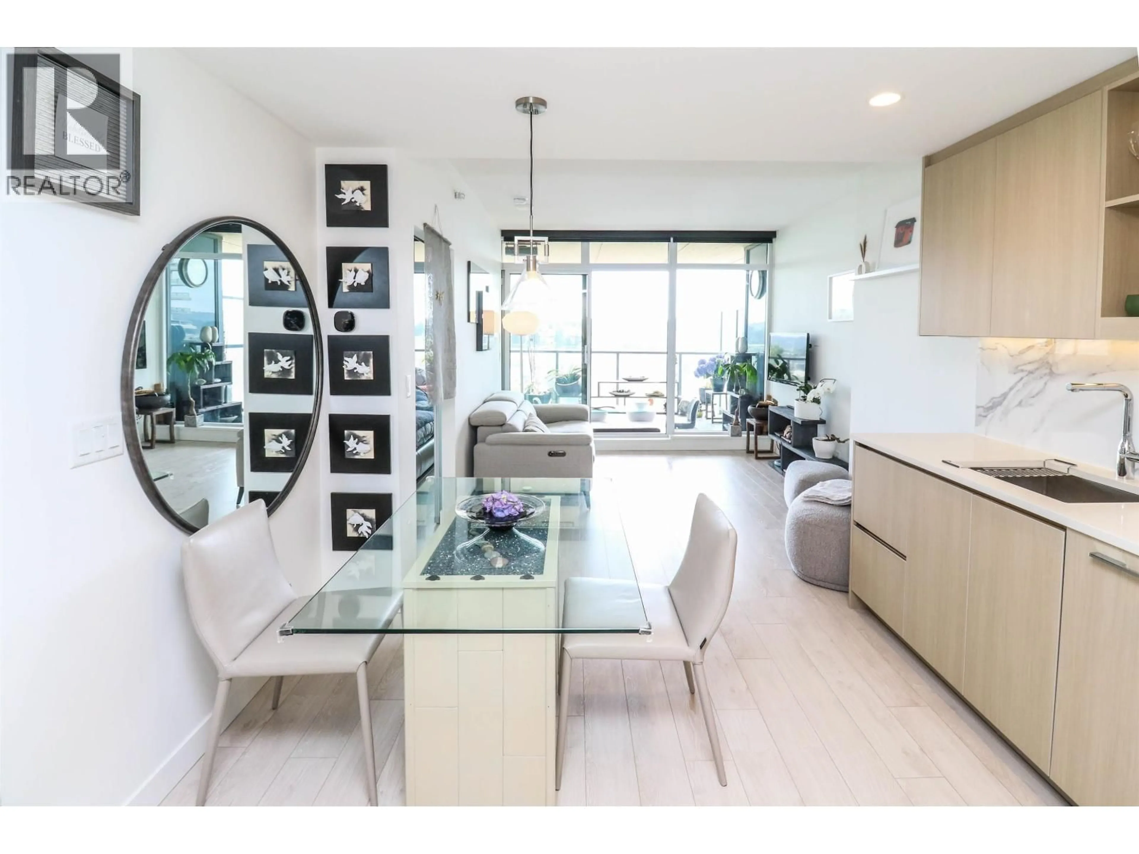 Open concept kitchen, unknown for 610 - 4890 LOUGHEED HIGHWAY, Burnaby British Columbia V5C0N2