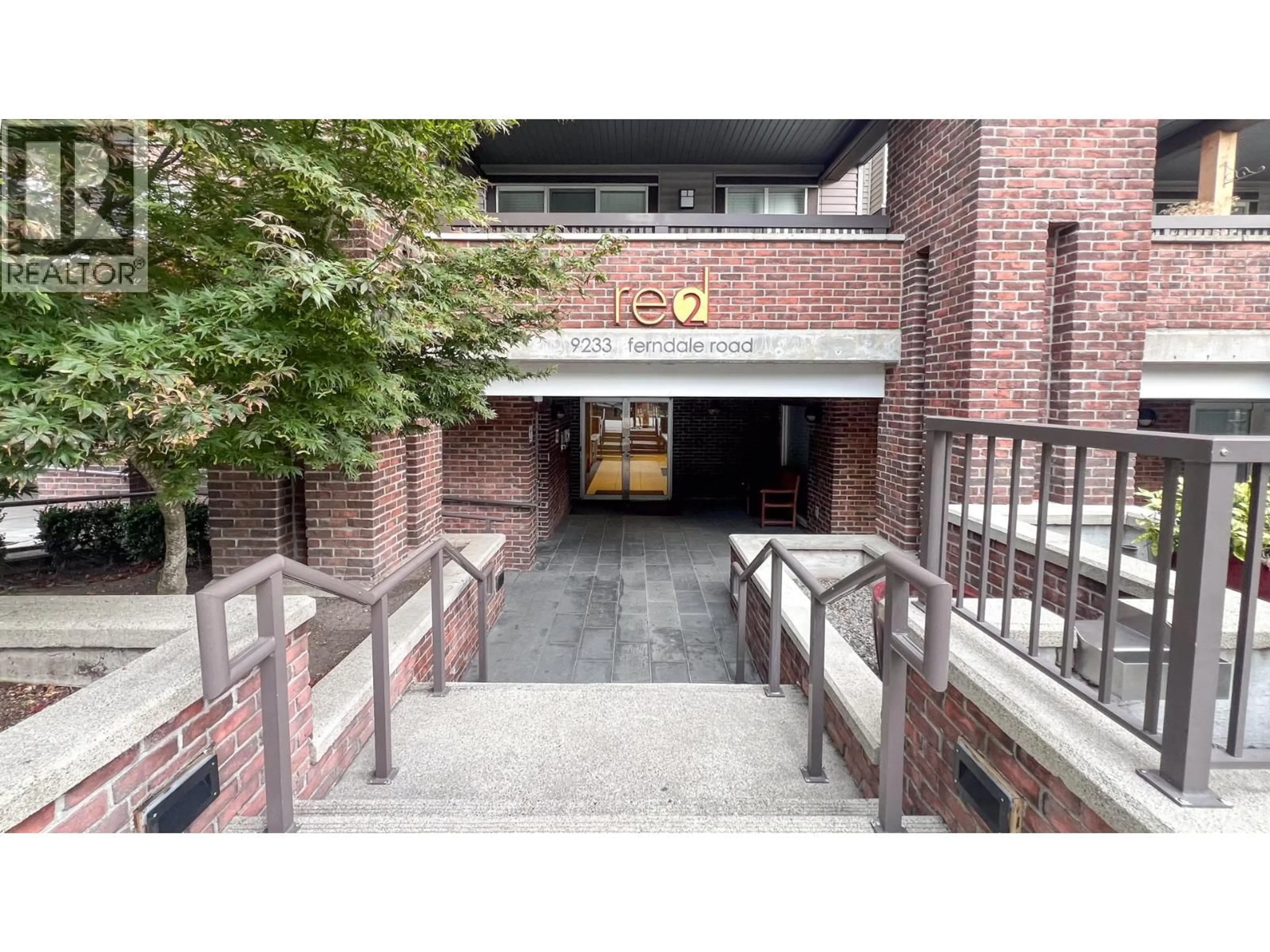 Indoor foyer for 220 - 9233 FERNDALE ROAD, Richmond British Columbia V6Y0B8