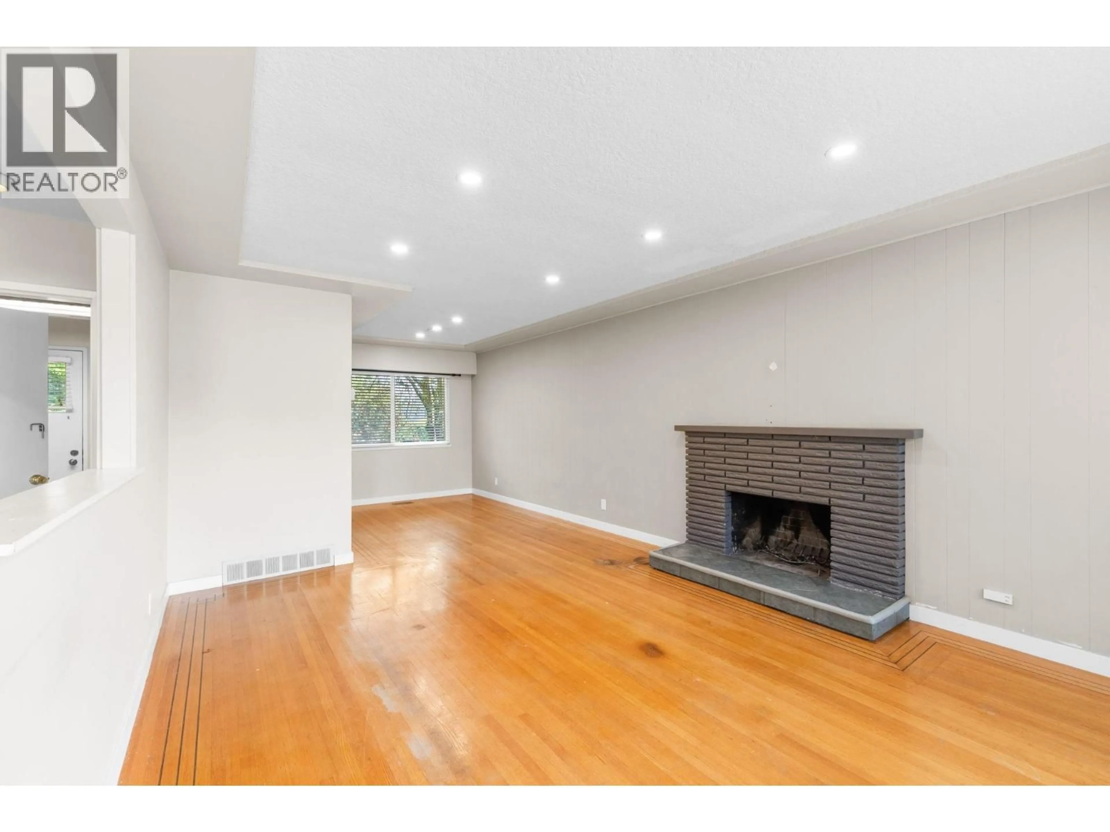 A pic of a room for 695 NEWPORT STREET, Coquitlam British Columbia V3J3H7