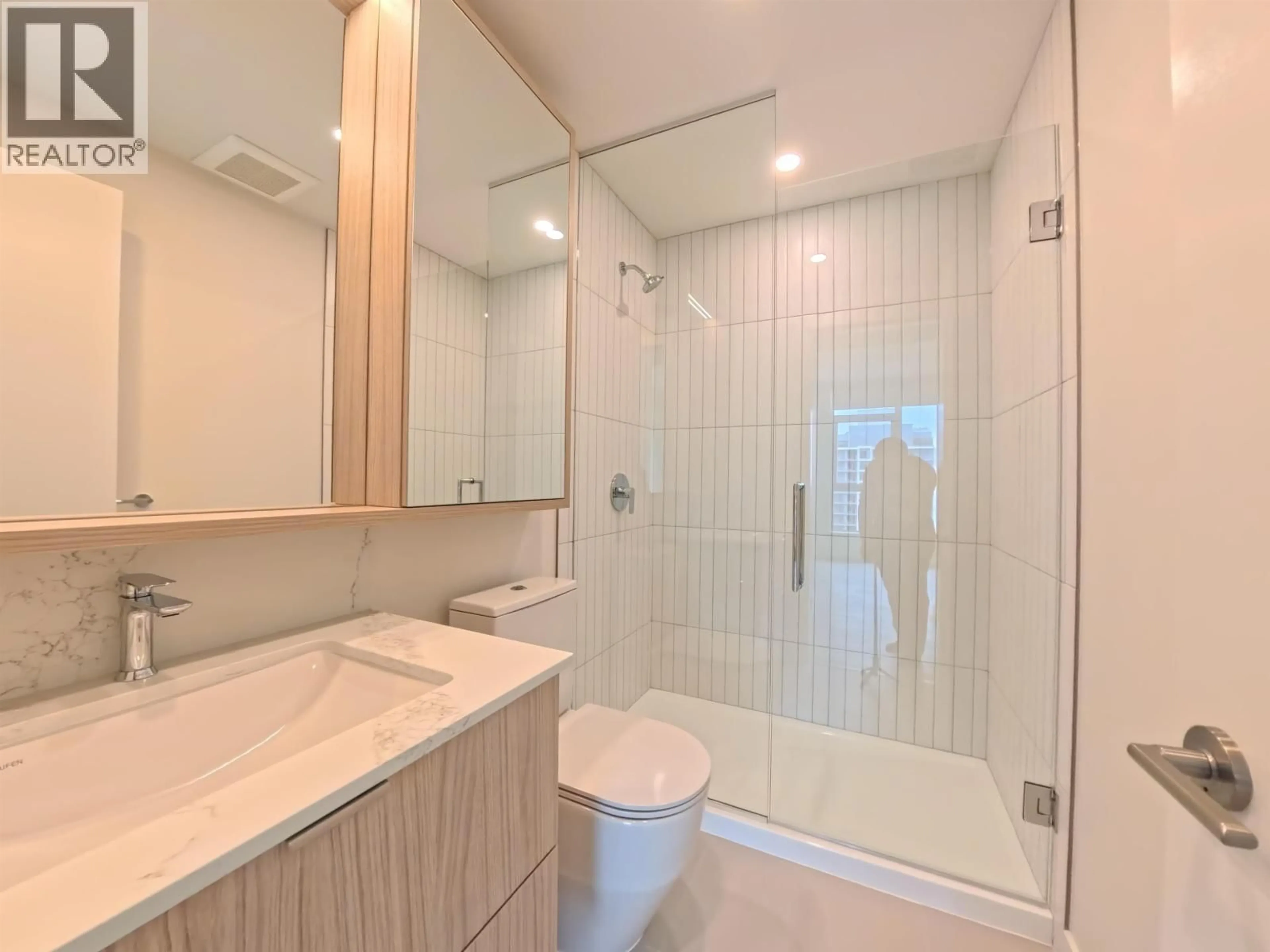 Standard bathroom, ceramic/tile floor for 3204 - 537 COTTONWOOD AVENUE, Coquitlam British Columbia V3J0S4