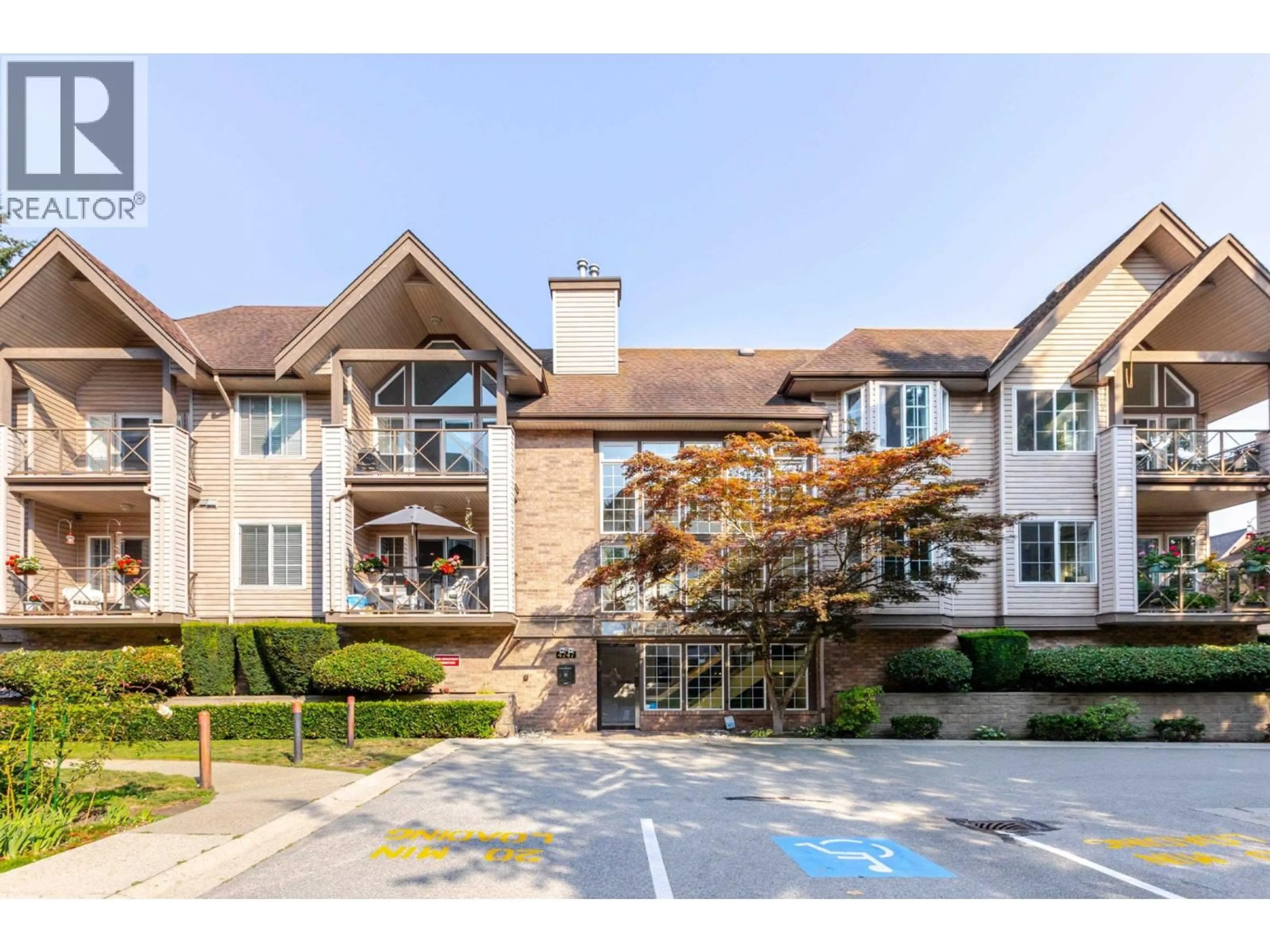 A pic from outside/outdoor area/front of a property/back of a property/a pic from drone, mountain view for 205 - 4747 54A STREET, Ladner British Columbia V4K2Z9