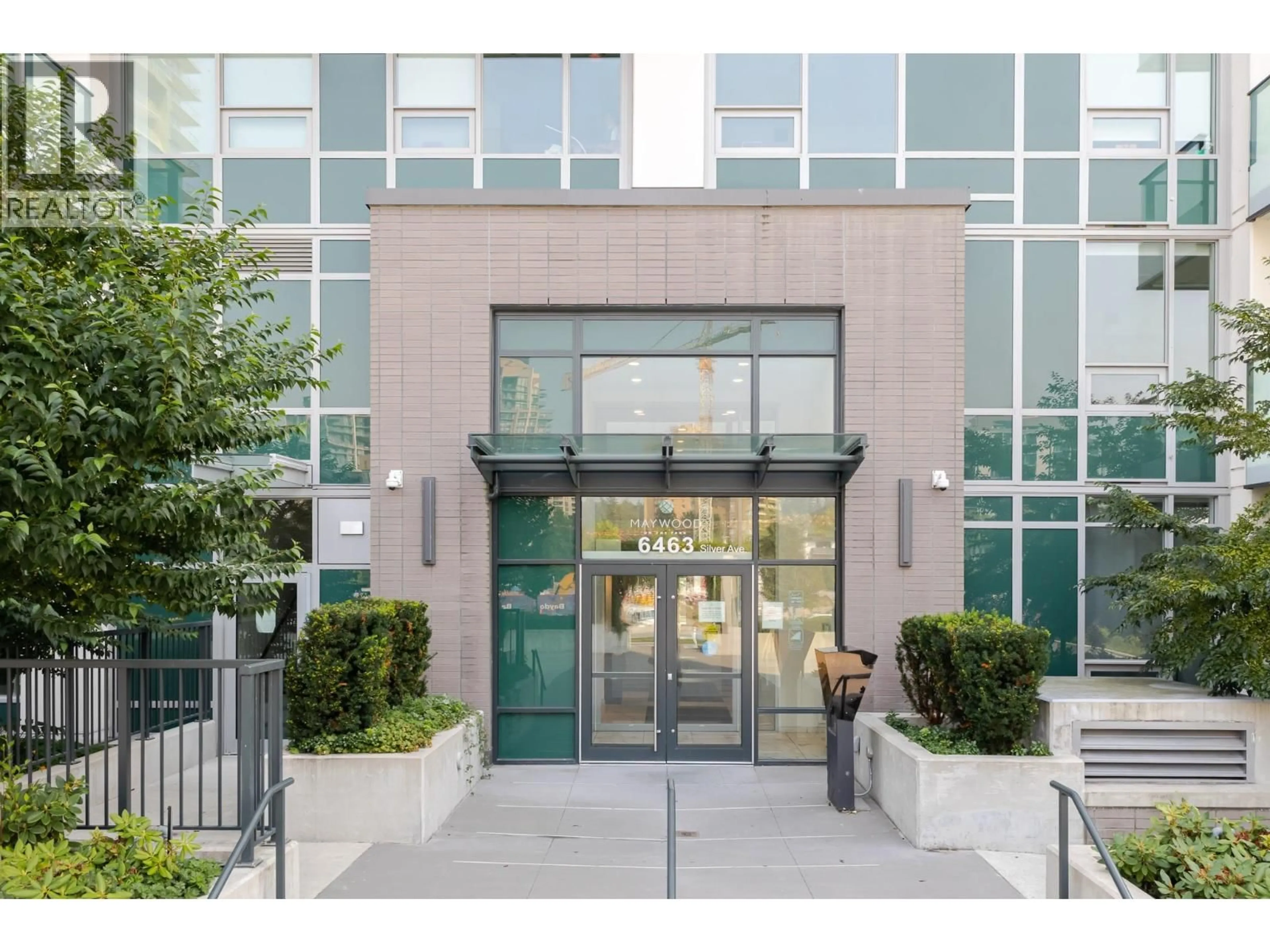 Indoor foyer for 3007 - 6463 SILVER AVENUE, Burnaby British Columbia V5H0K4