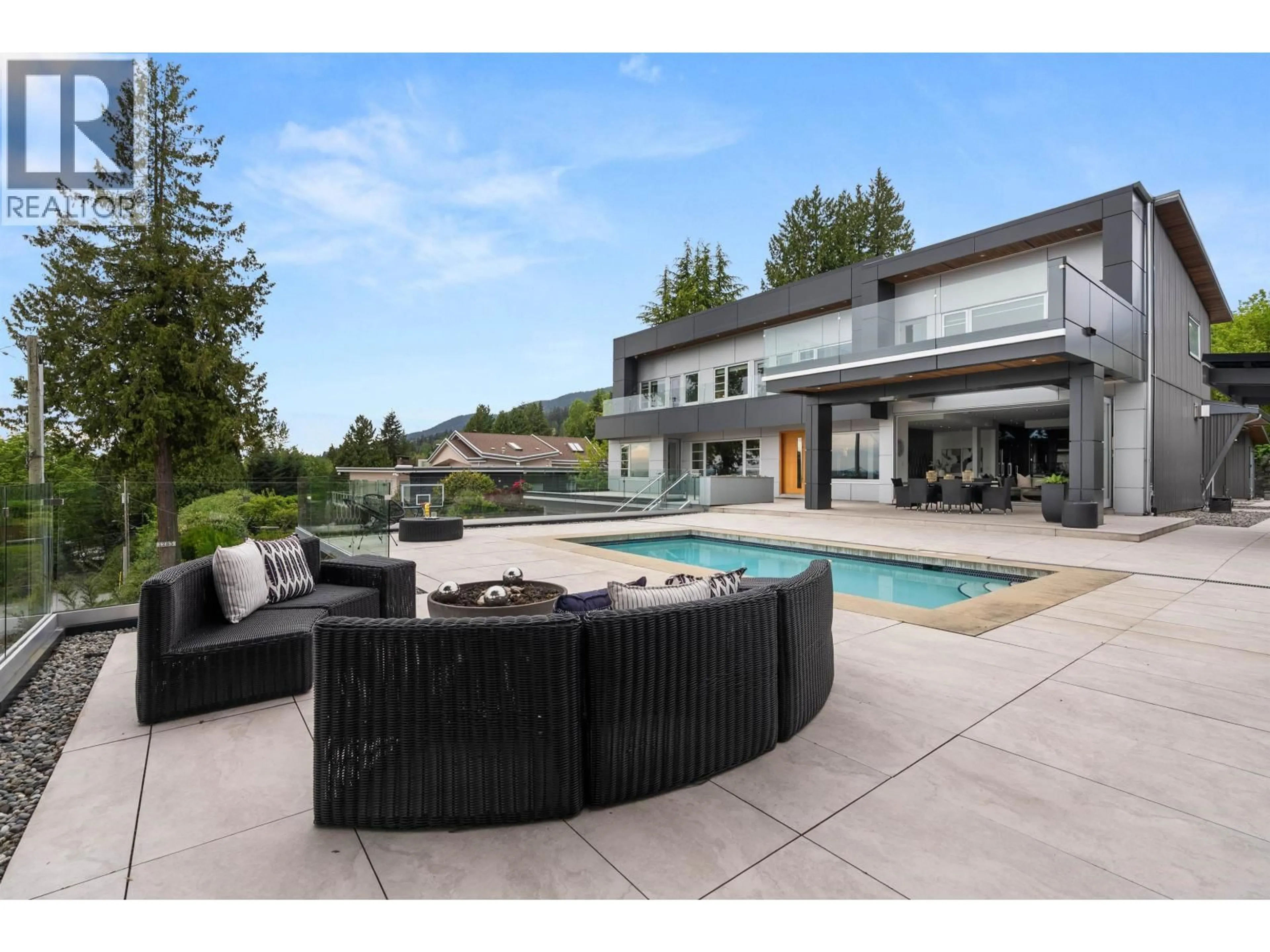 Patio, unknown for 1265 QUEENS AVENUE, West Vancouver British Columbia V7S2K4