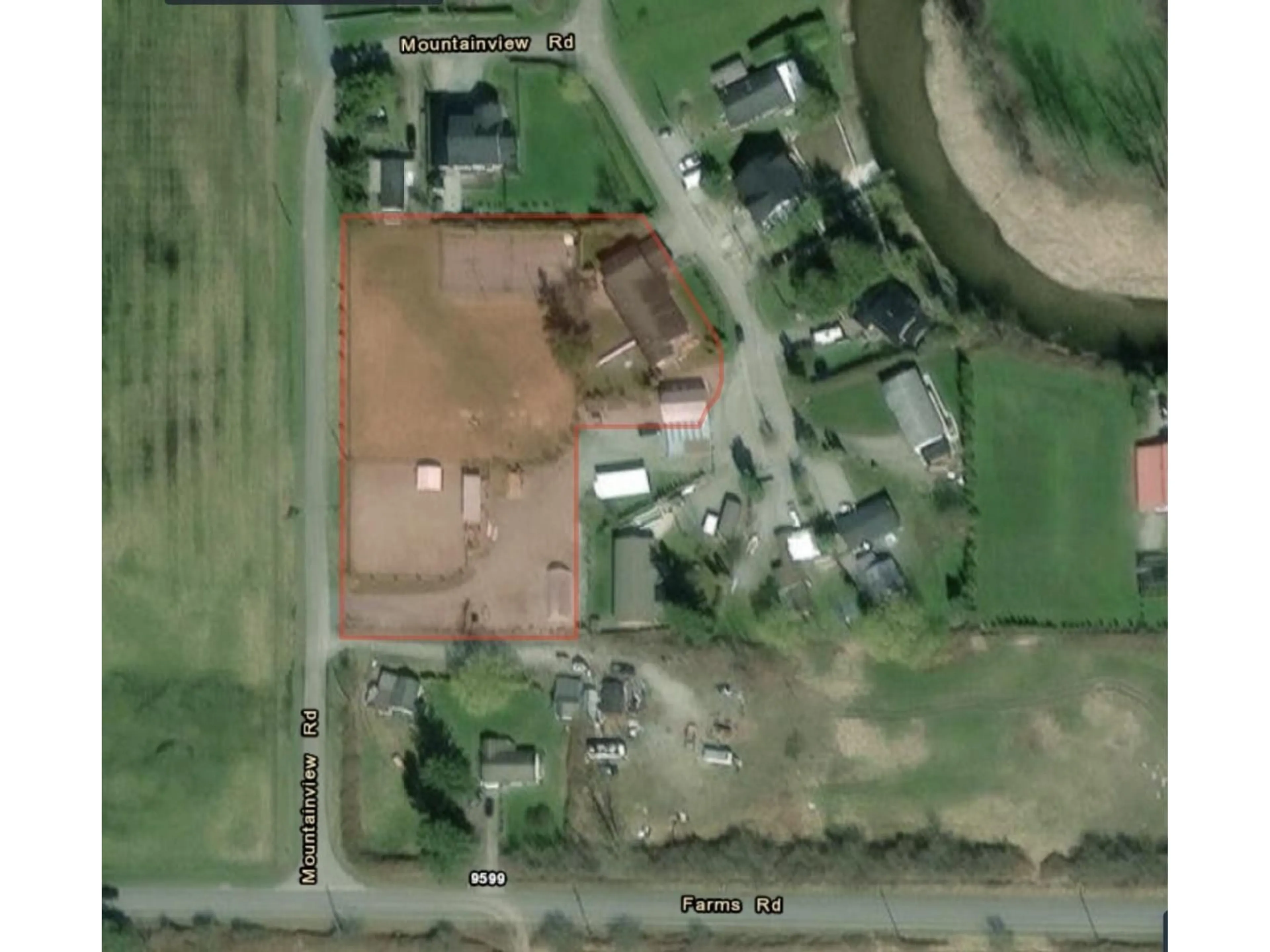 A pic from outside/outdoor area/front of a property/back of a property/a pic from drone, building for 10087 MOUNTAINVIEW, Mission British Columbia V2V4J1