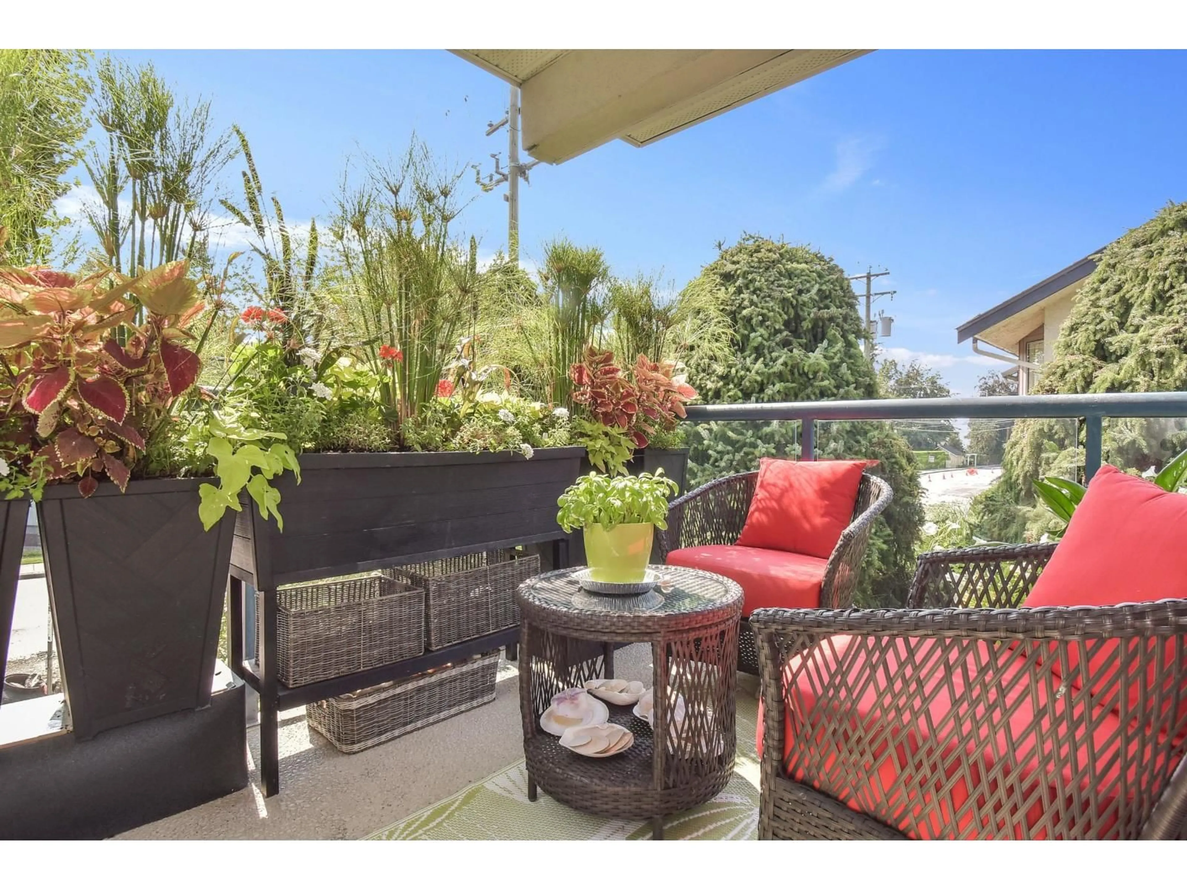 Patio, water/lake/river/ocean view for 103 - 1441 BLACKWOOD, White Rock British Columbia V4B3V6