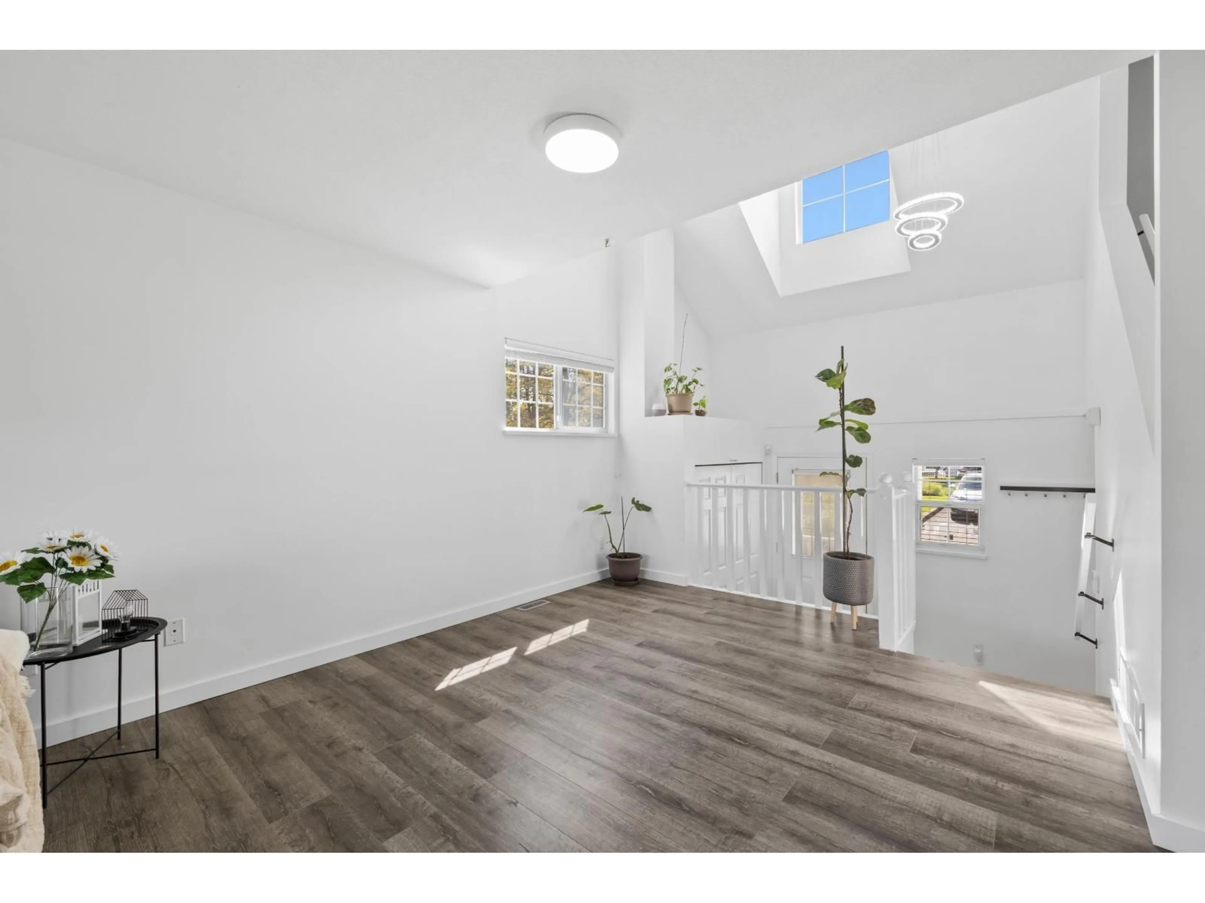 Indoor entryway for 16318 82, Surrey British Columbia V4N0N9
