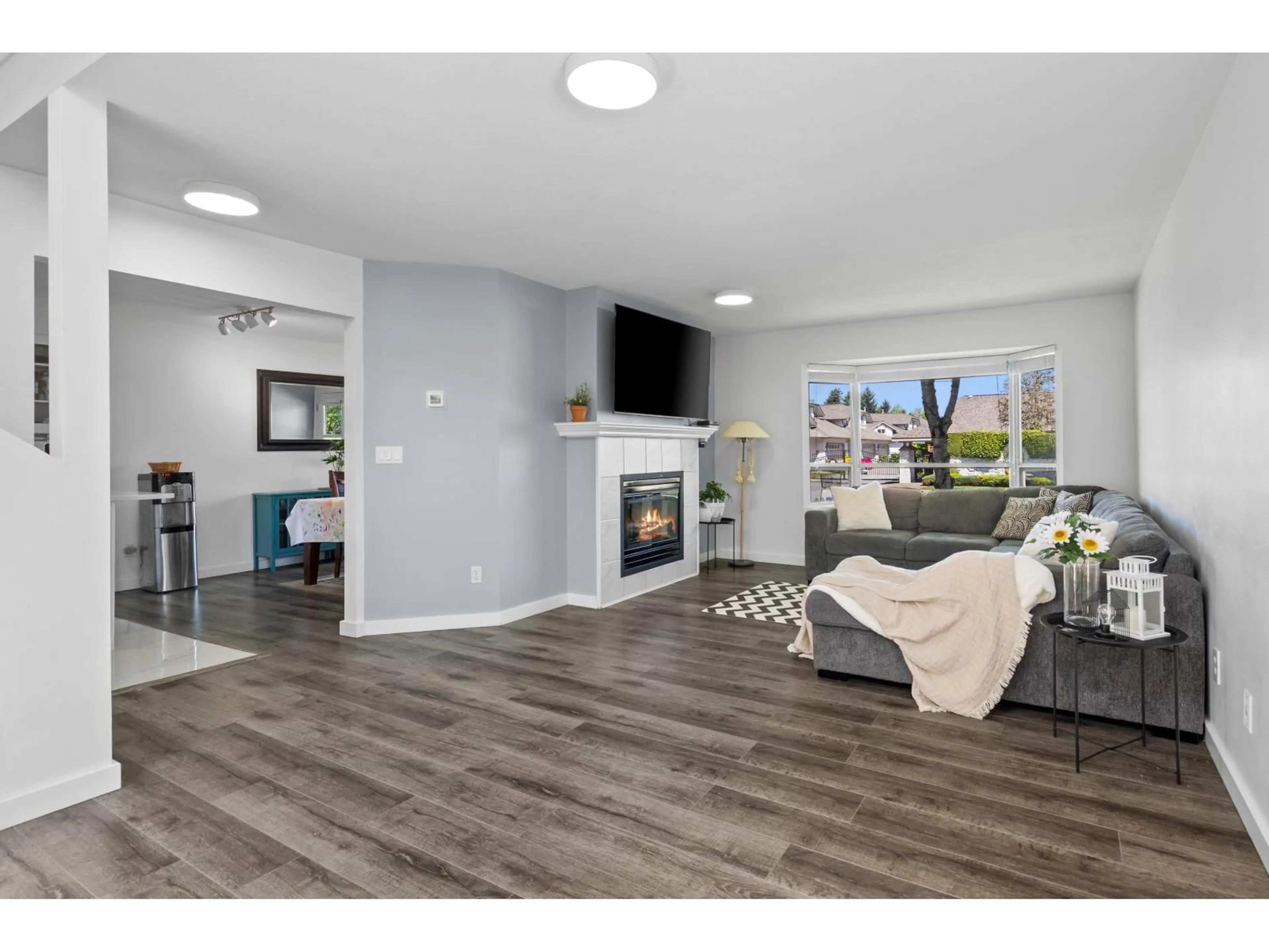 Living room with furniture, unknown for 16318 82, Surrey British Columbia V4N0N9