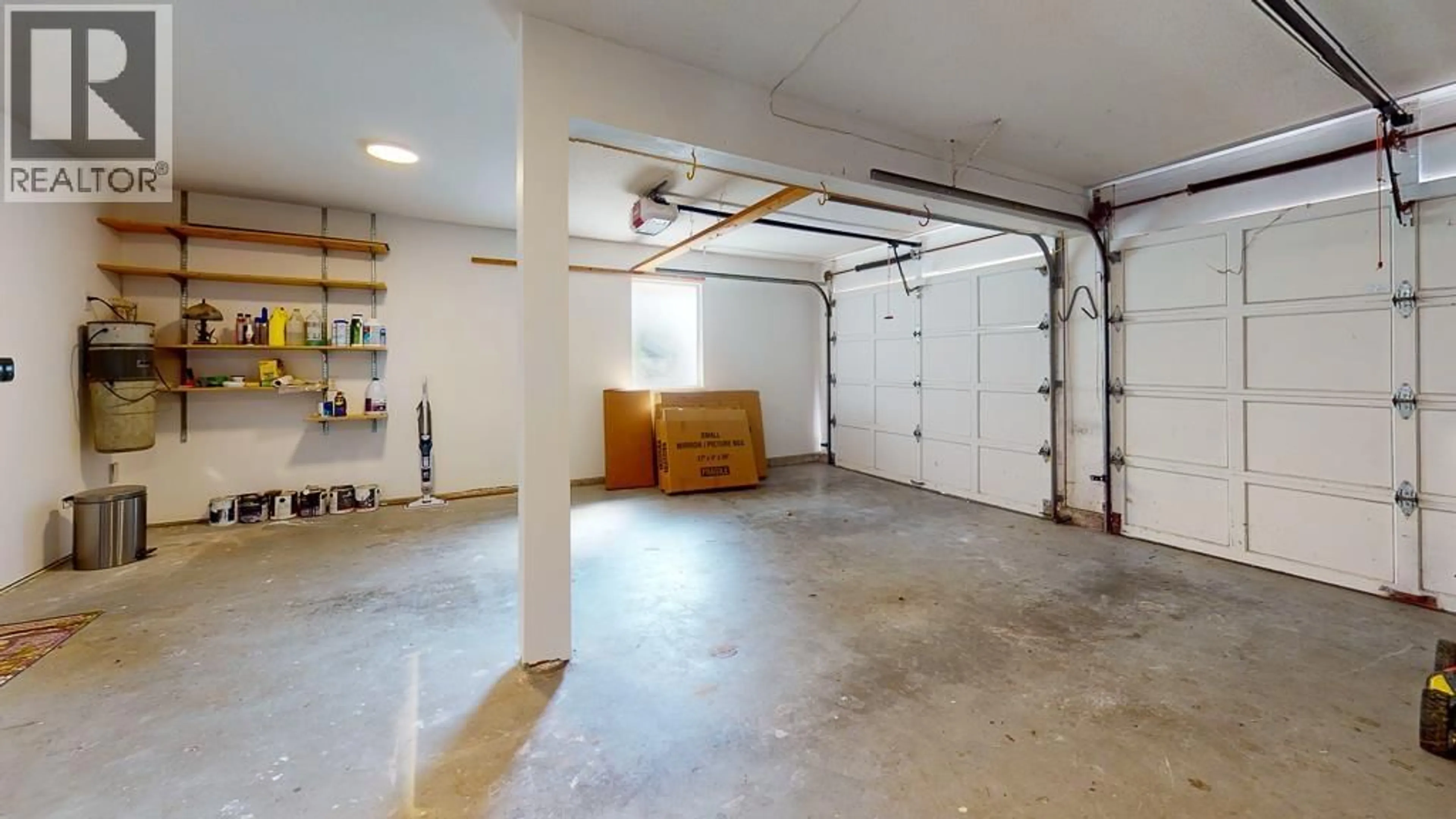 Indoor garage for 4868 BLUEGROUSE DRIVE, Sechelt British Columbia V7Z0G4