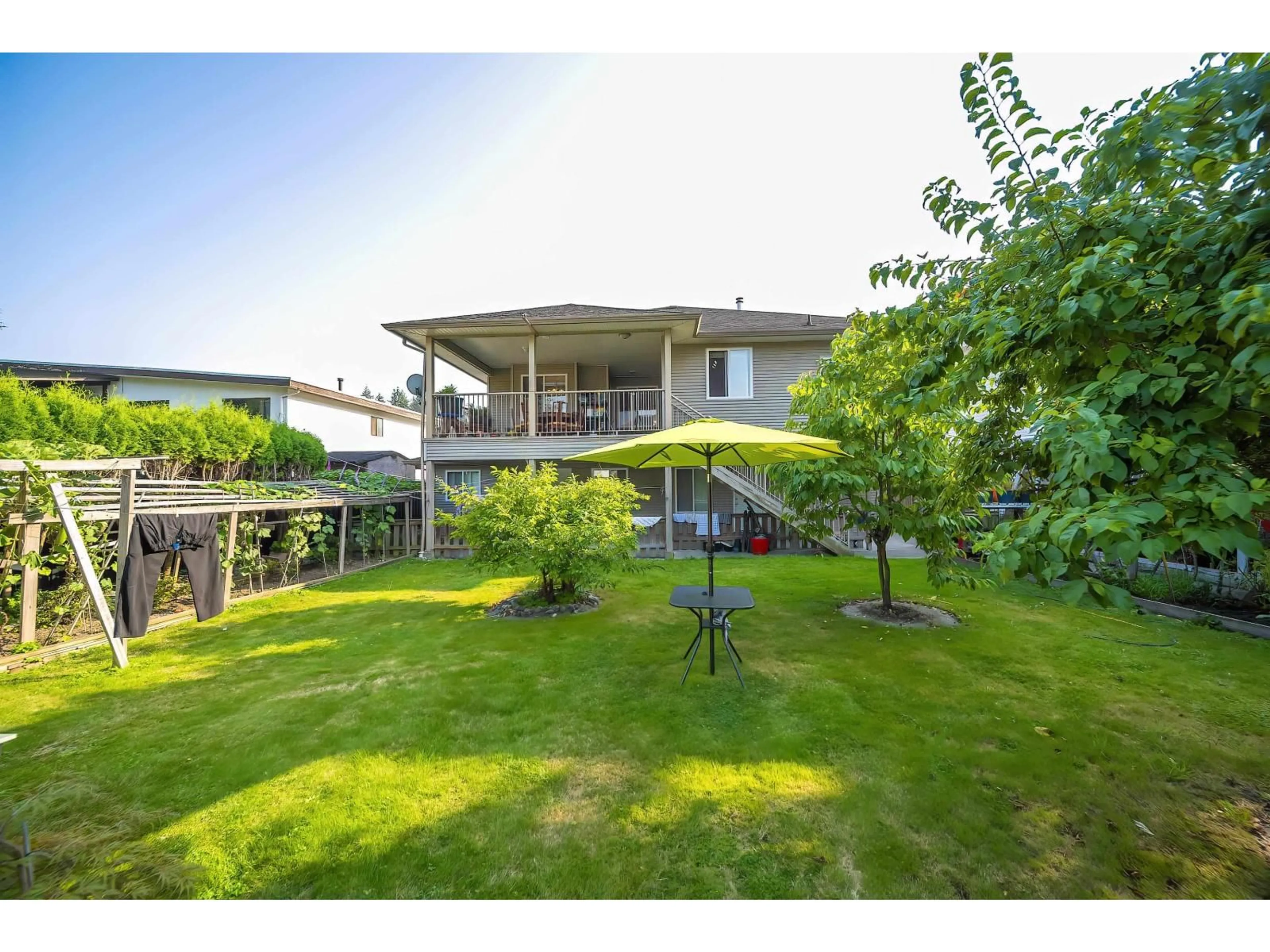 A pic from outside/outdoor area/front of a property/back of a property/a pic from drone, unknown for 14149 100A, Surrey British Columbia V3T1K6