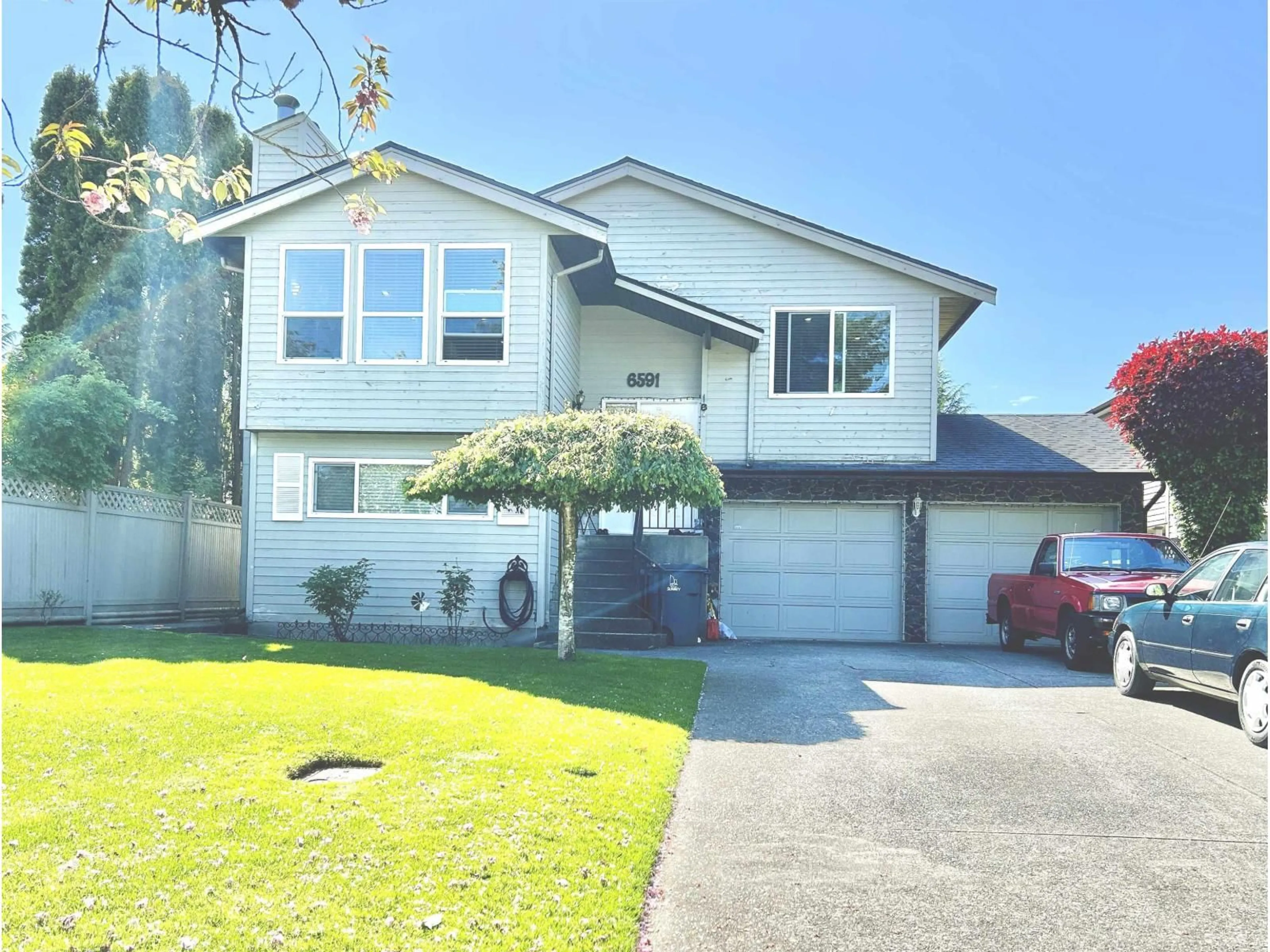 Home with vinyl exterior material, street for 6591 130A, Surrey British Columbia V3W8P5
