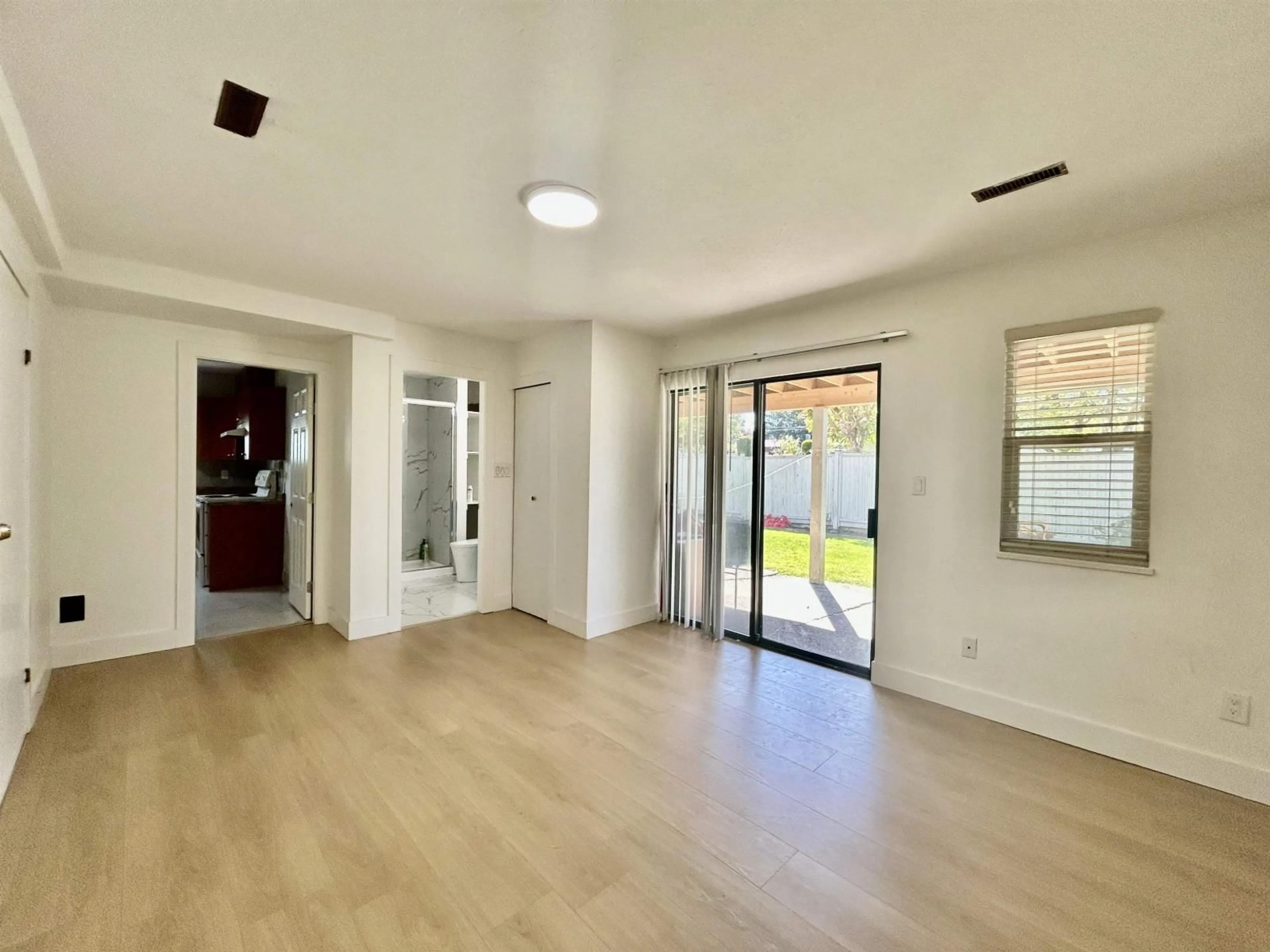 A pic of a room for 6591 130A, Surrey British Columbia V3W8P5