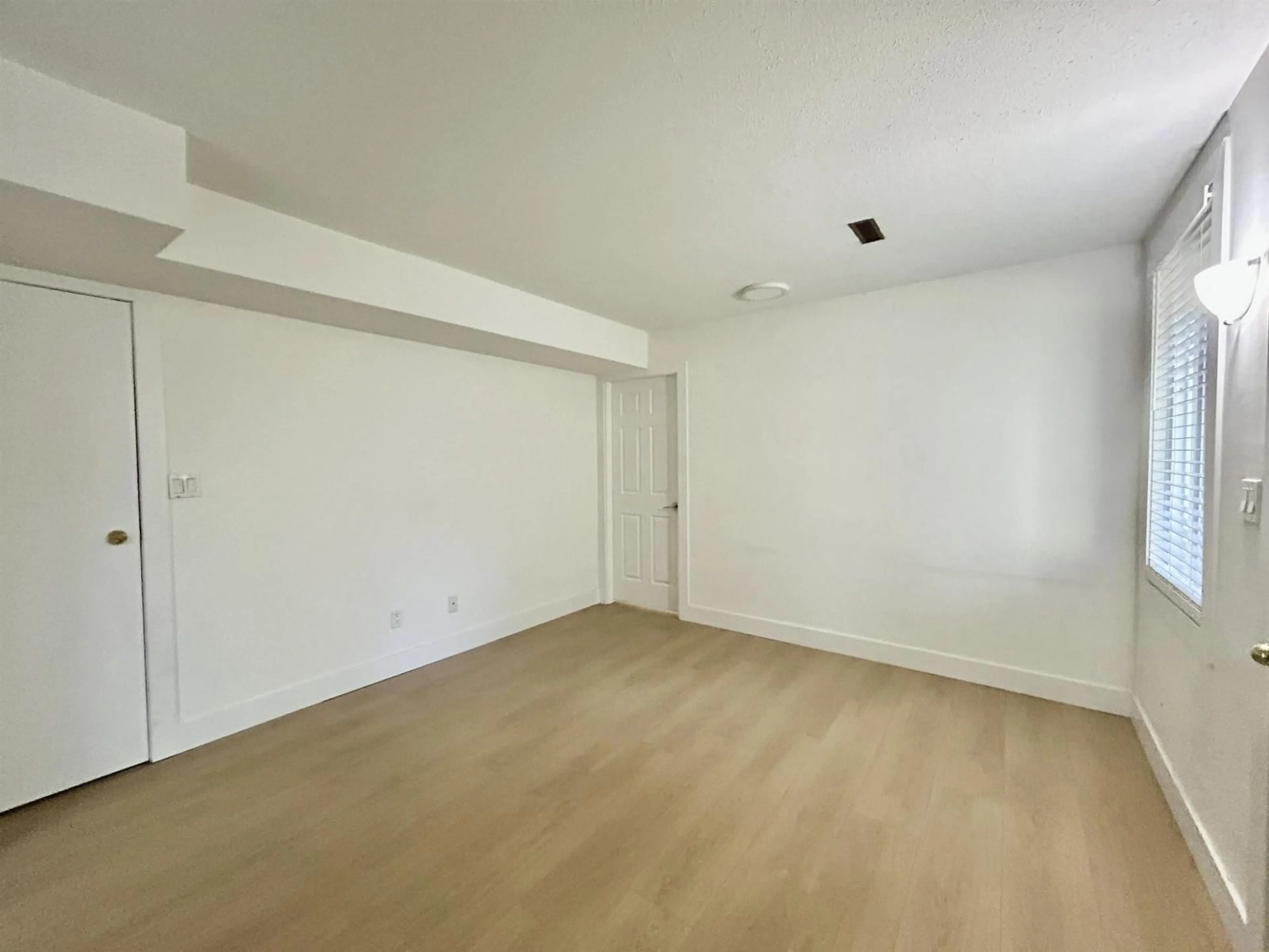 A pic of a room for 6591 130A, Surrey British Columbia V3W8P5