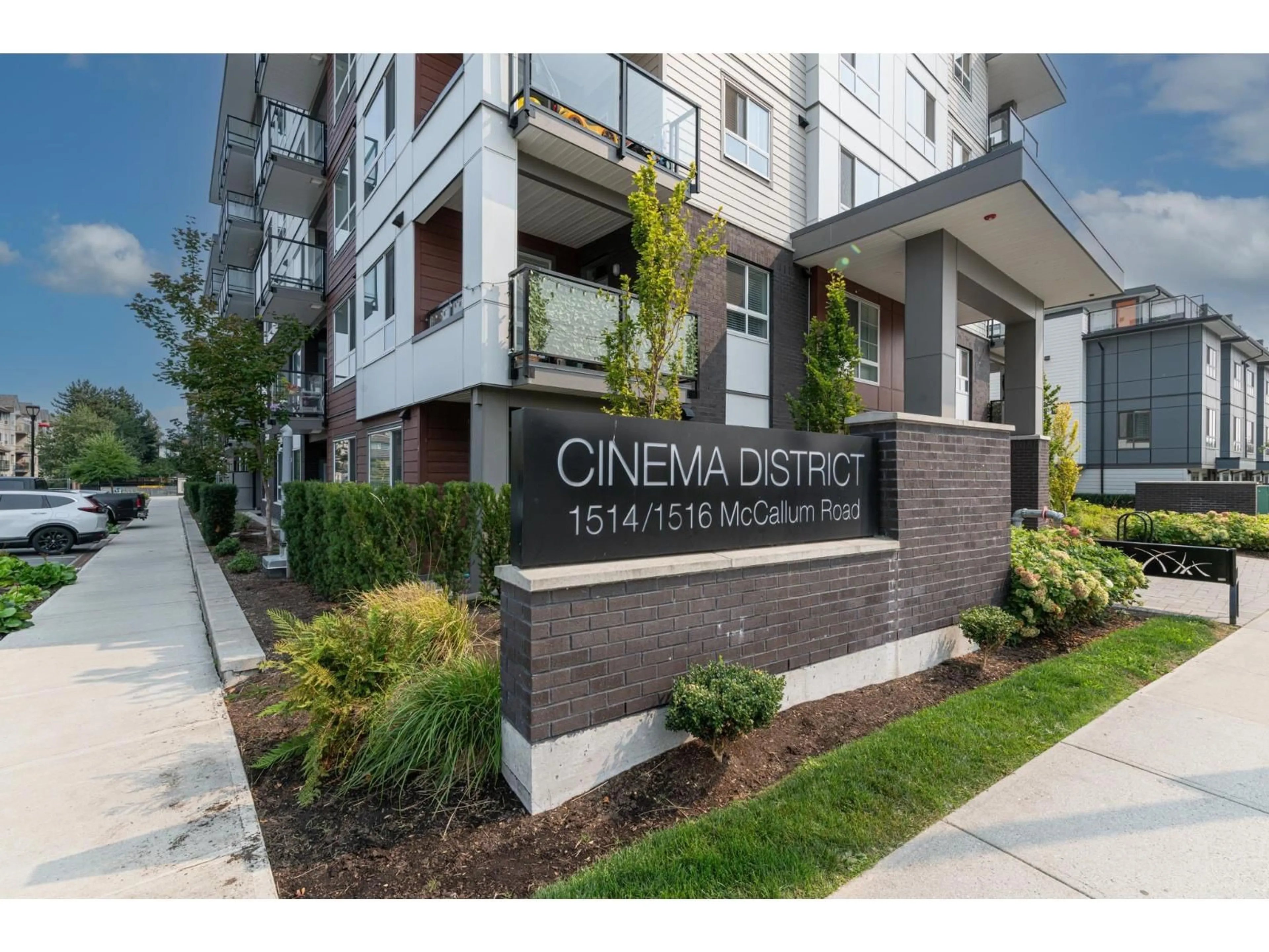 Indoor foyer for 408 - 1514 MCCALLUM, Abbotsford British Columbia V2S8A3