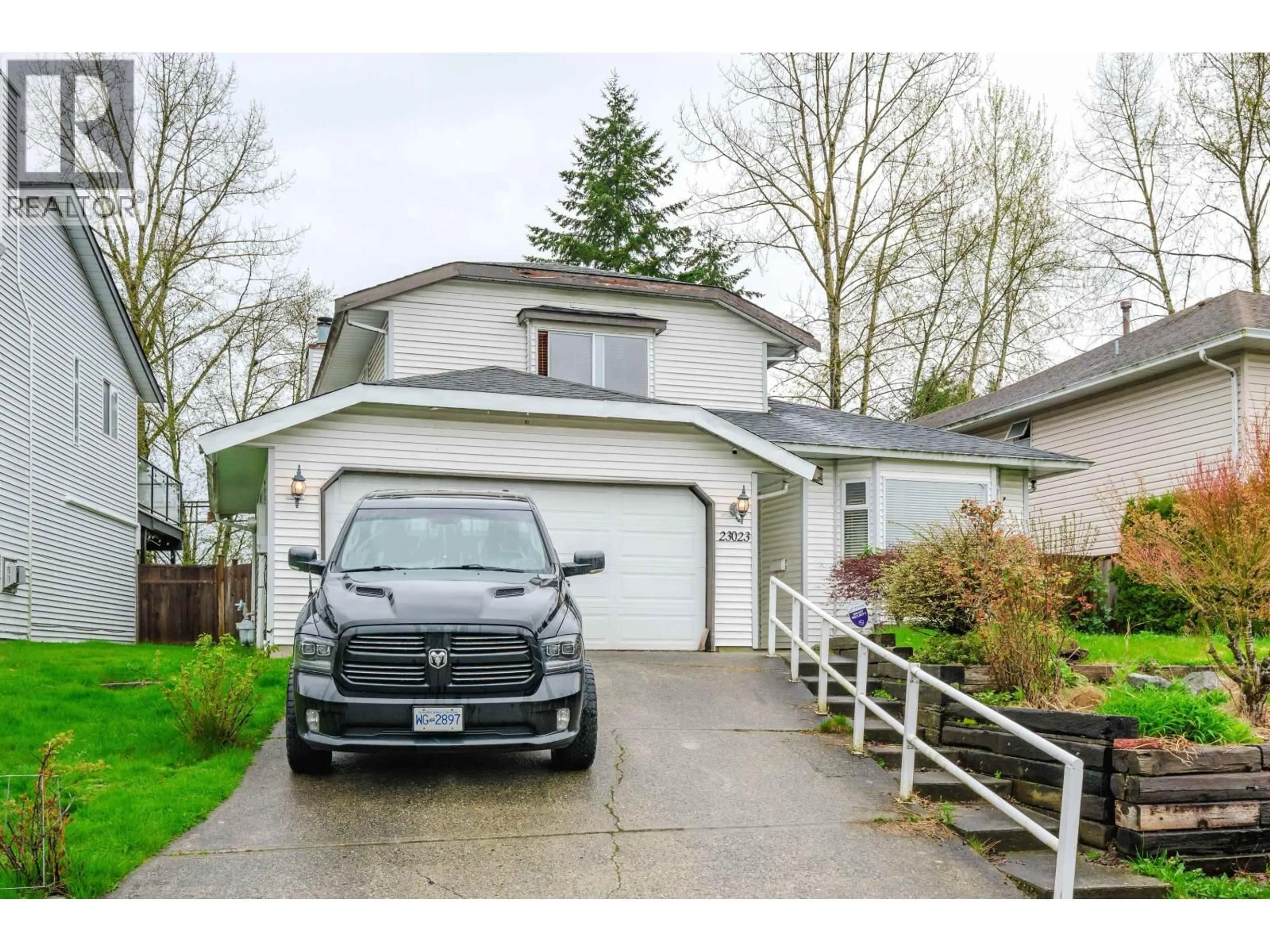 Home with vinyl exterior material, street for 23023 OLUND CRESCENT, Maple Ridge British Columbia V2X9L3