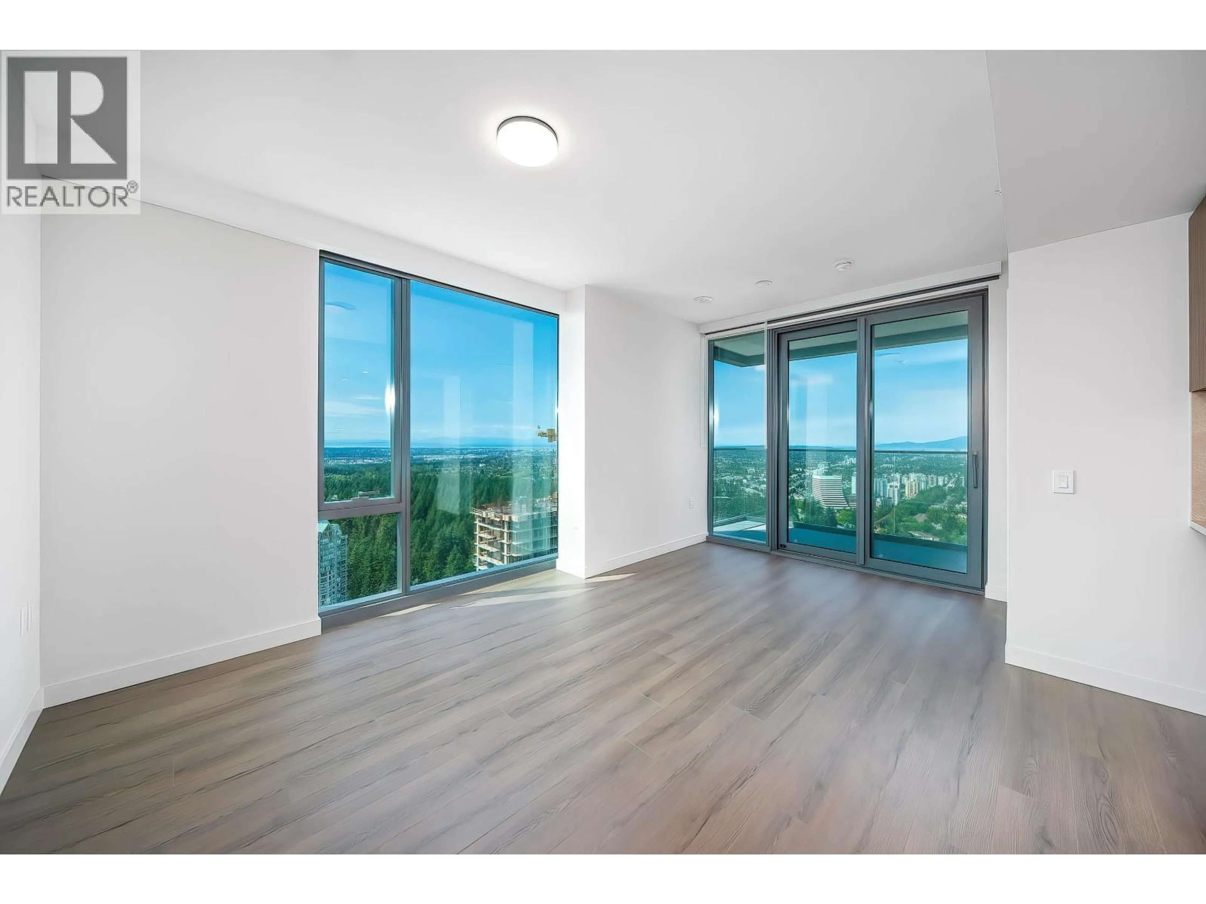 A pic of a room for 3904 - 5987 WILSON AVENUE, Burnaby British Columbia V5H0L7