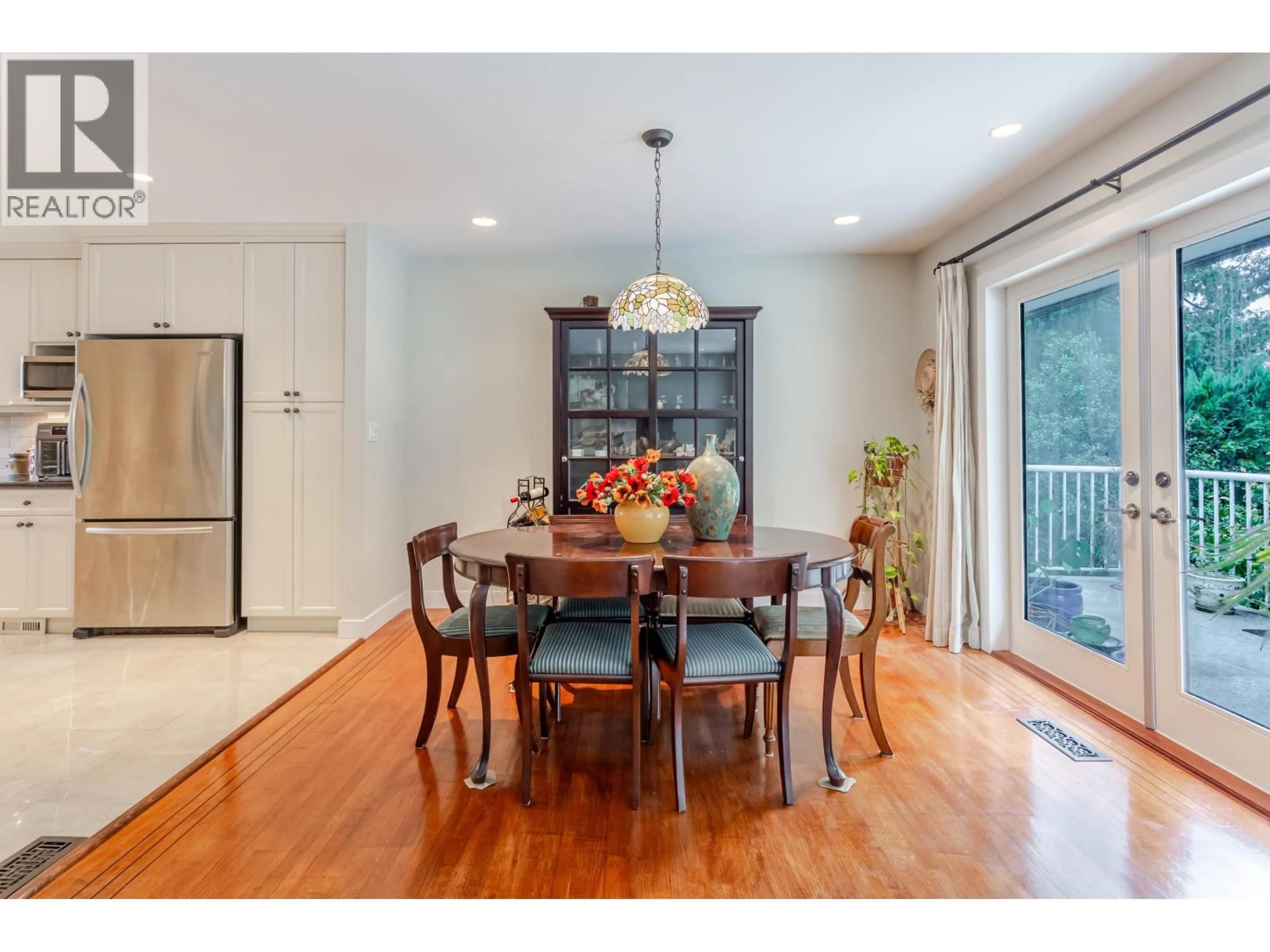 Dining room, wood/laminate floor for 4628 RUMBLE STREET, Burnaby British Columbia V5J2A7
