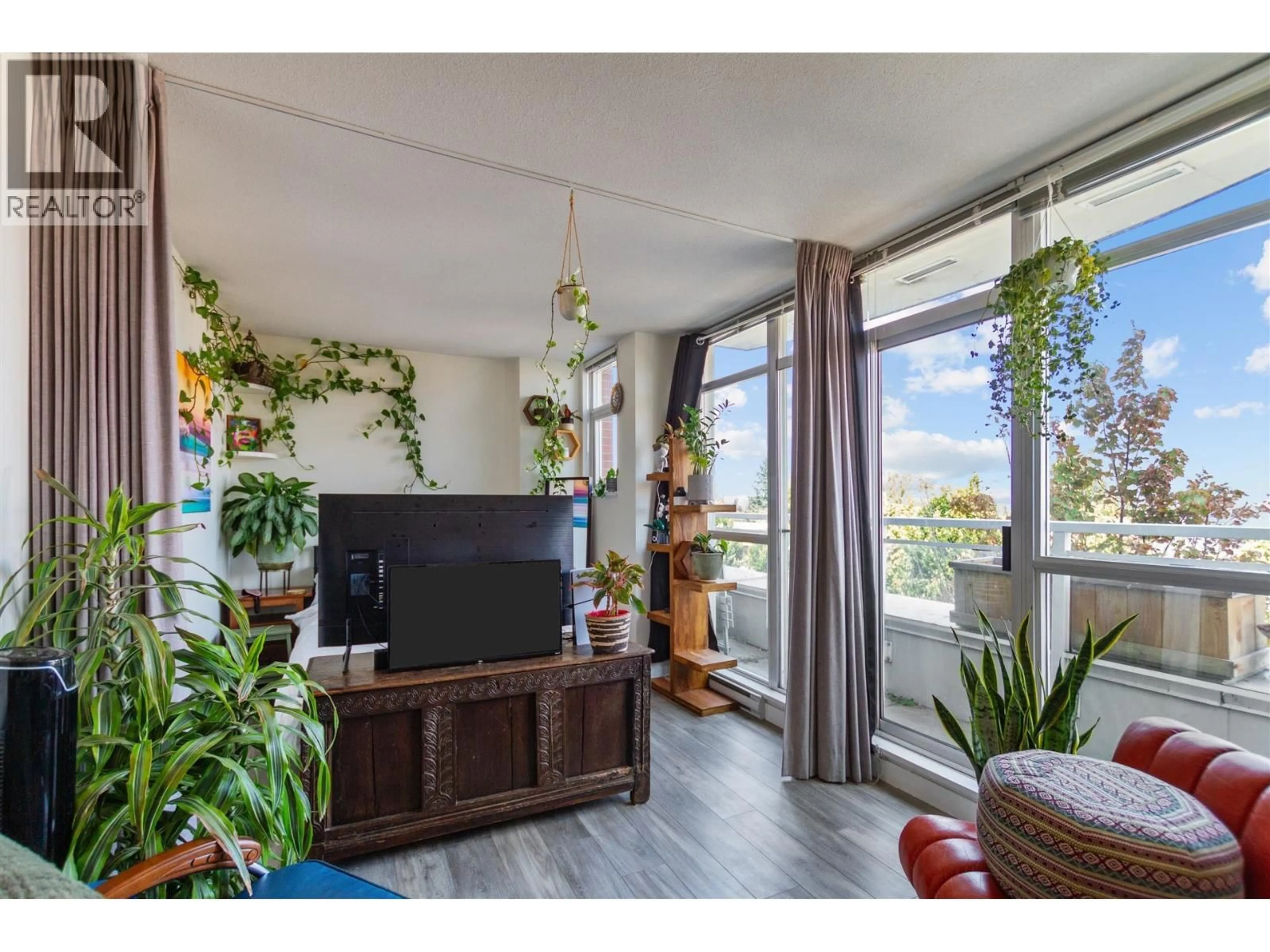 Balcony in the apartment, water/lake/river/ocean view for 351 - 1432 KINGSWAY, Vancouver British Columbia V5N5Y6