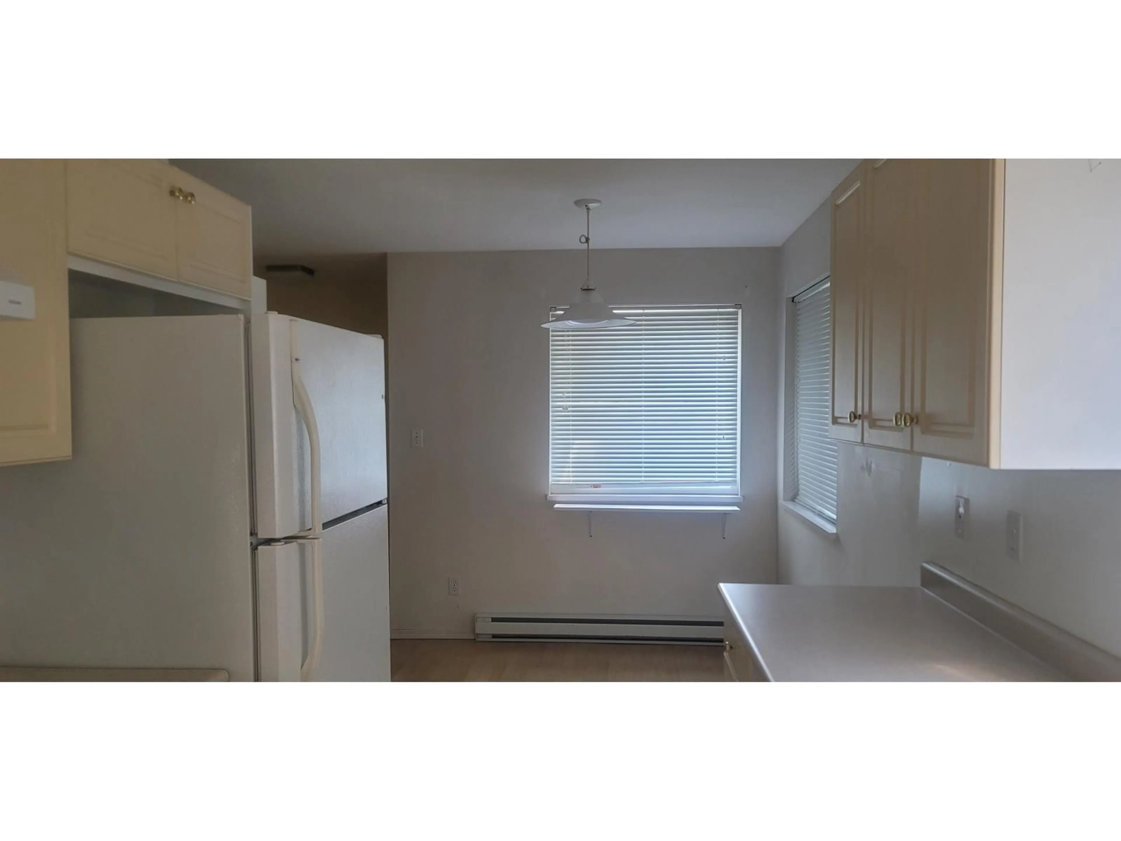 Standard kitchen, unknown for 43 - 15020 66A, Surrey British Columbia V3S2A5