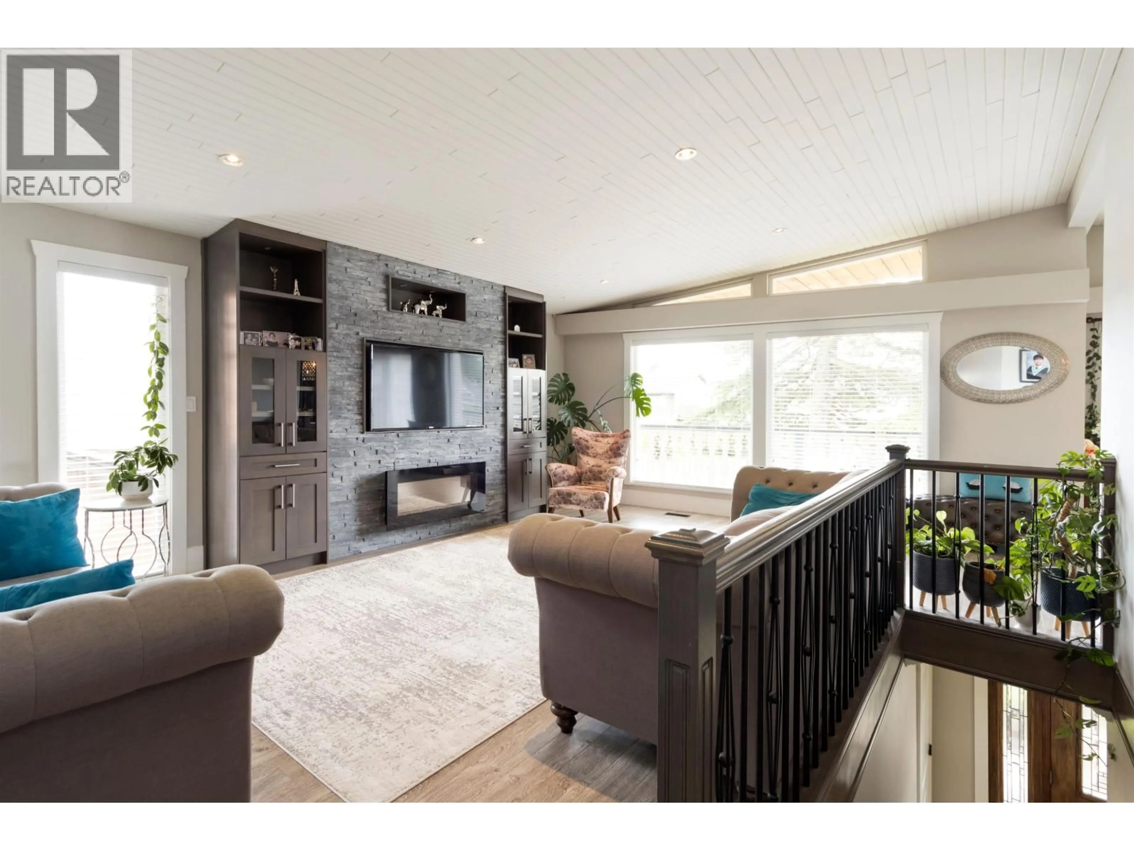 Living room with furniture, unknown for 10711 SEAMOUNT ROAD, Richmond British Columbia V7A4P5