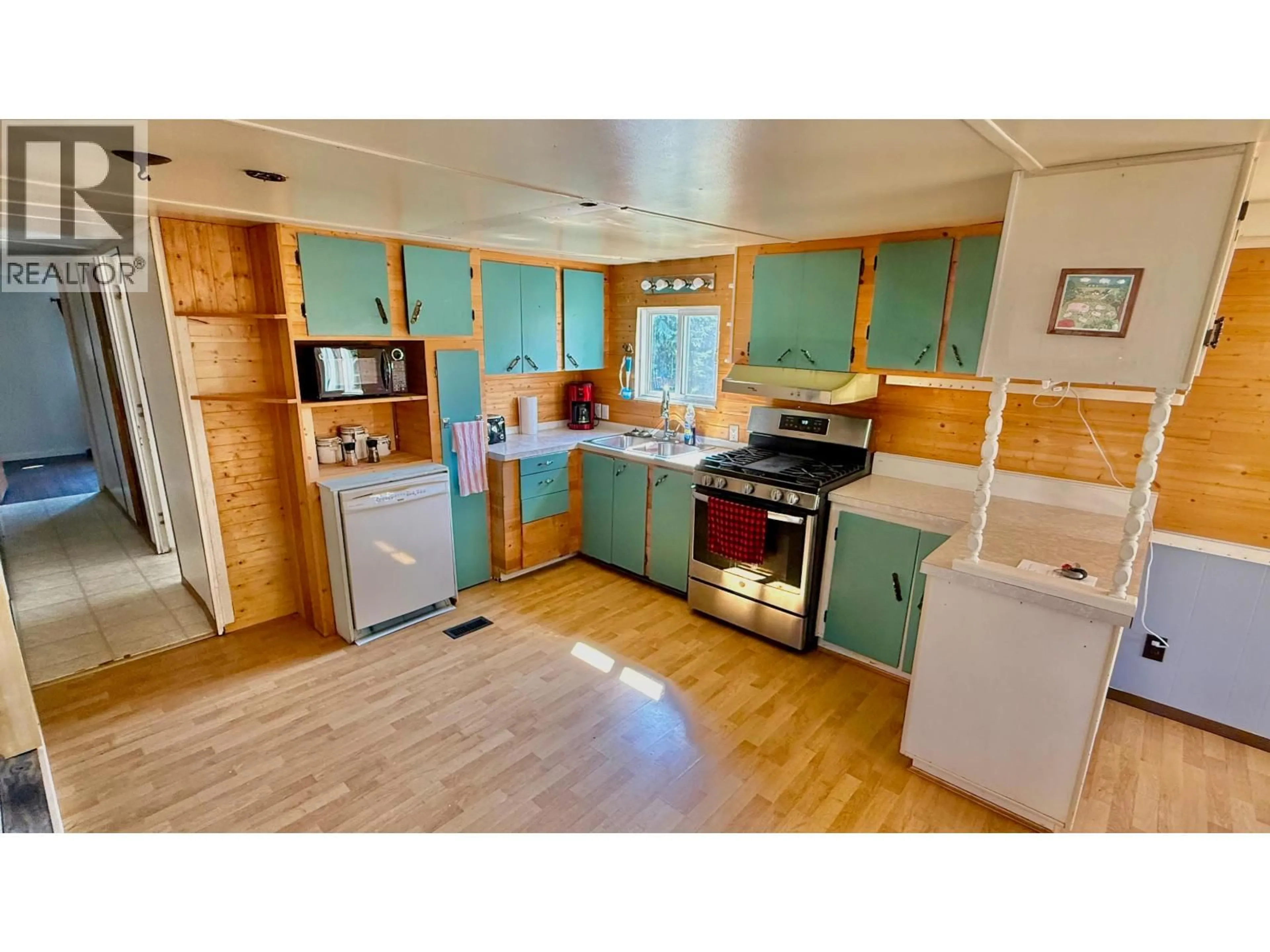 Standard kitchen, unknown for 5869 HORSE LAKE ROAD, 100 Mile House British Columbia V0K2E3