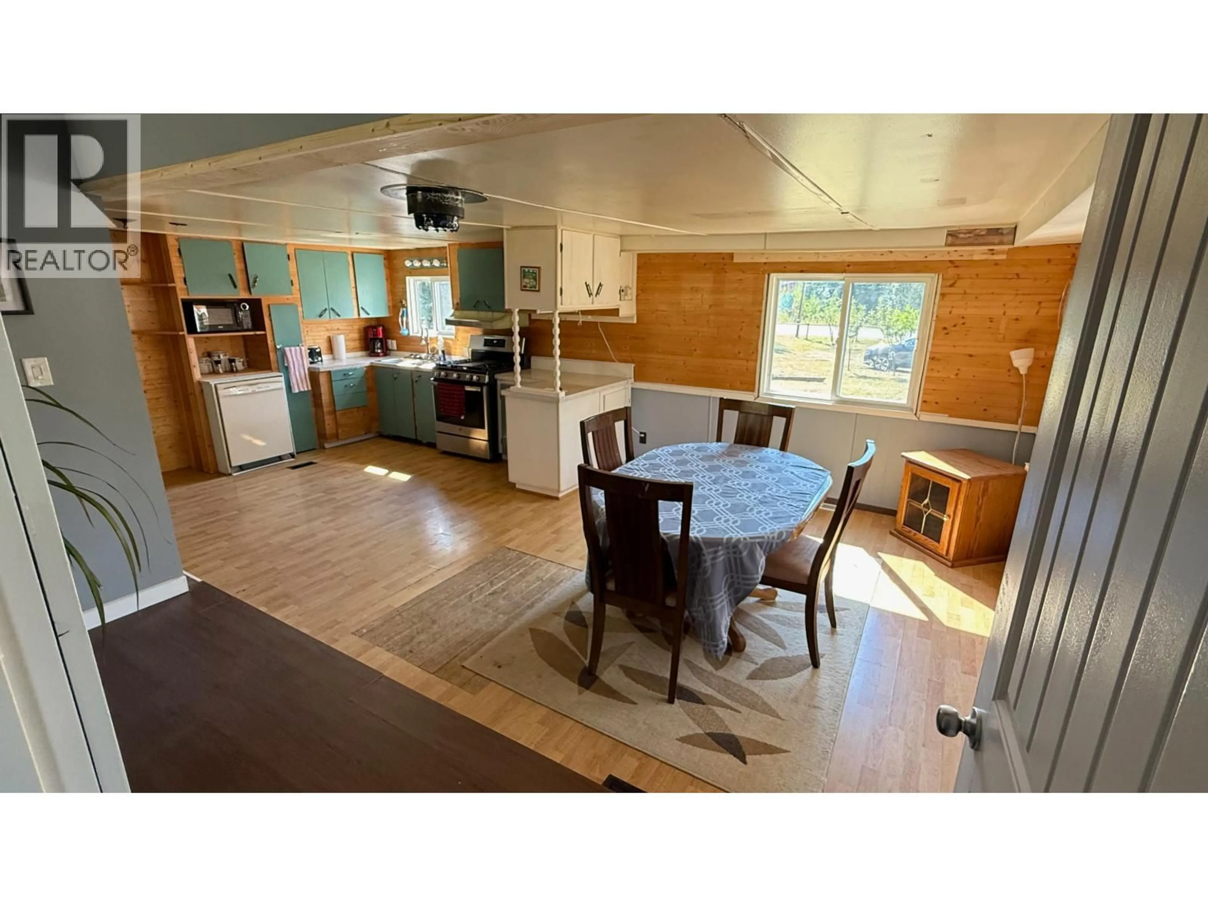 Open concept kitchen, unknown for 5869 HORSE LAKE ROAD, 100 Mile House British Columbia V0K2E3
