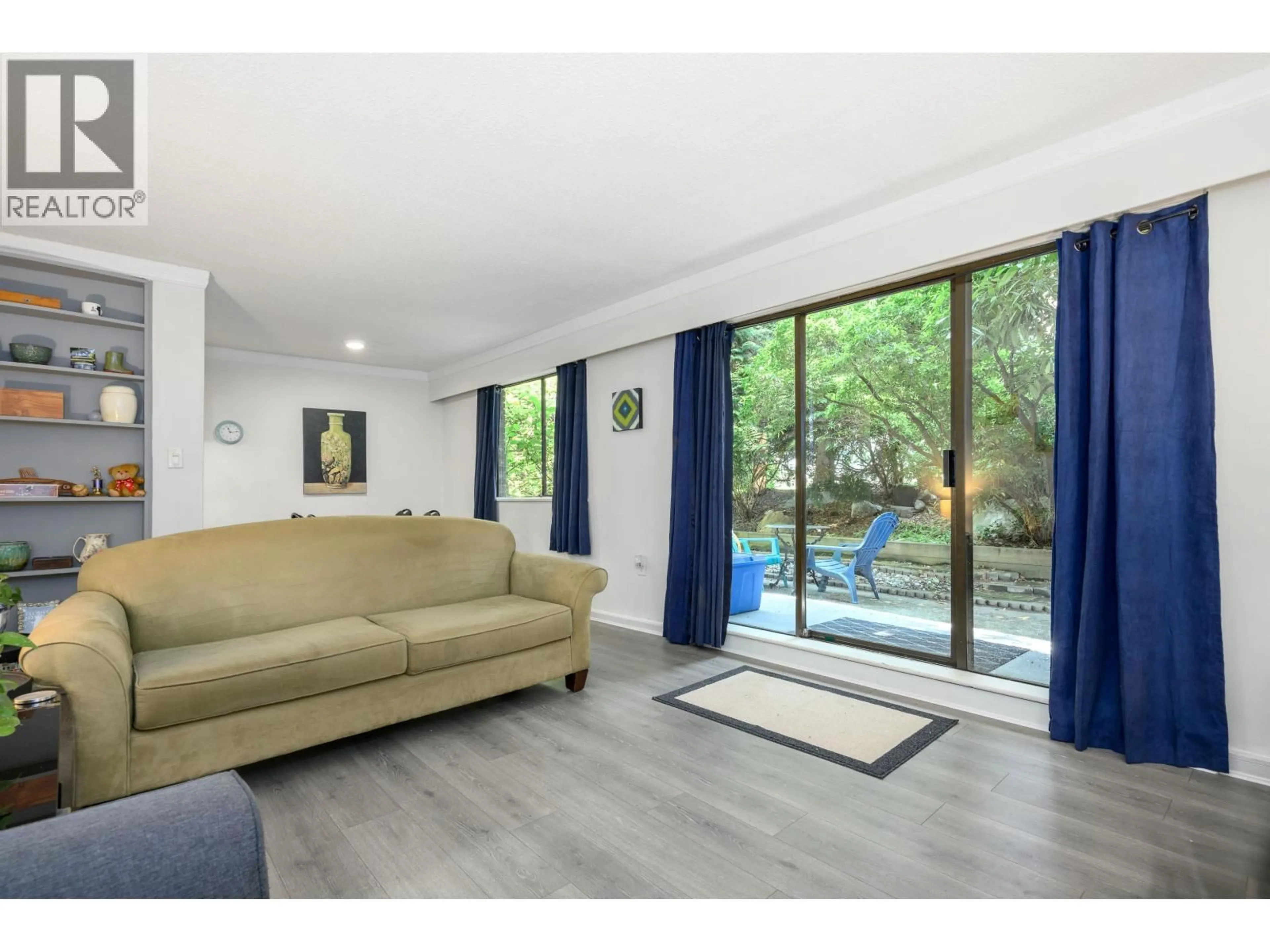 Living room with furniture, unknown for 110 - 175 4TH STREET, North Vancouver British Columbia V7L1H8