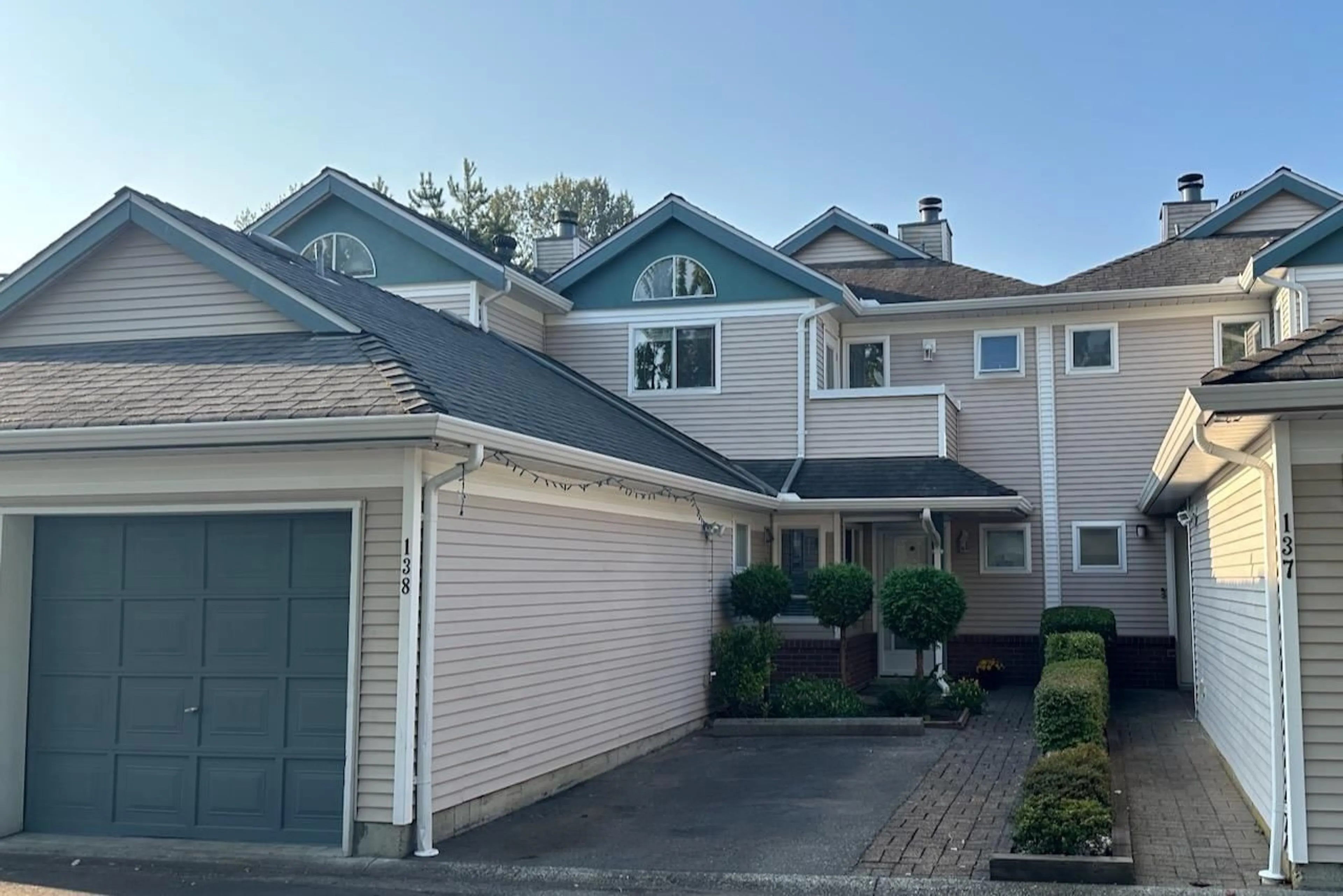 Home with vinyl exterior material, street for 138 - 14154 103, Surrey British Columbia V3T4Z6