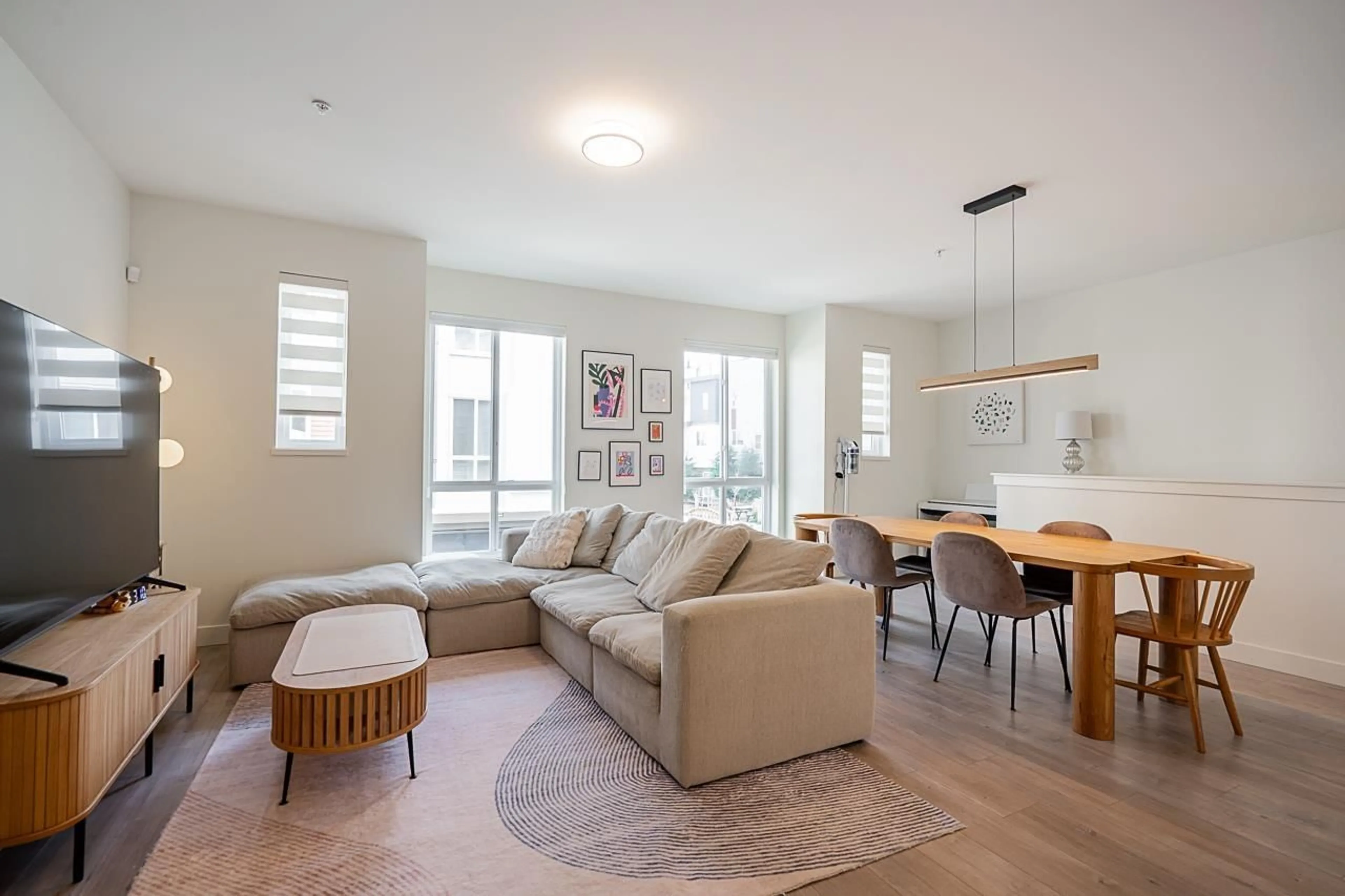 Living room with furniture, unknown for 107 - 7947 209, Langley British Columbia V2Y0Y6