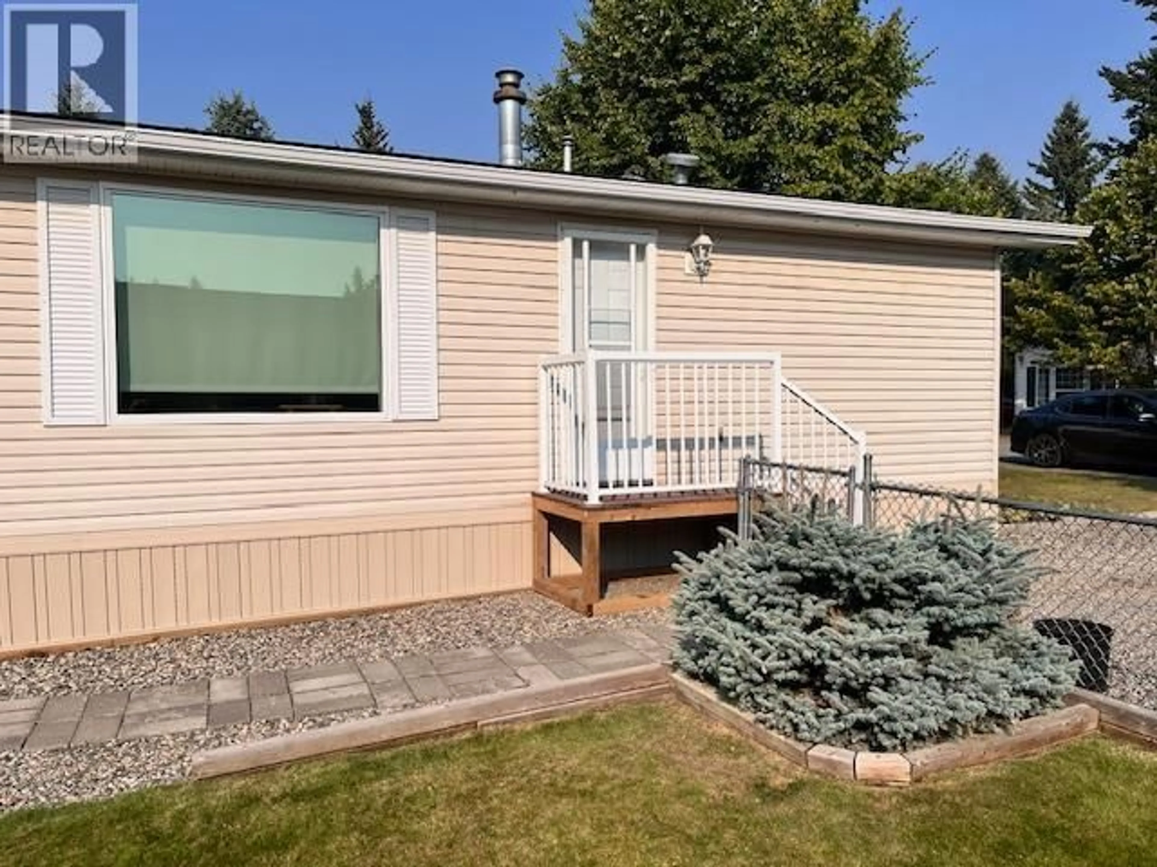 Home with vinyl exterior material, street for 4 - 370 WESTLAND ROAD, Quesnel British Columbia V2J6A7