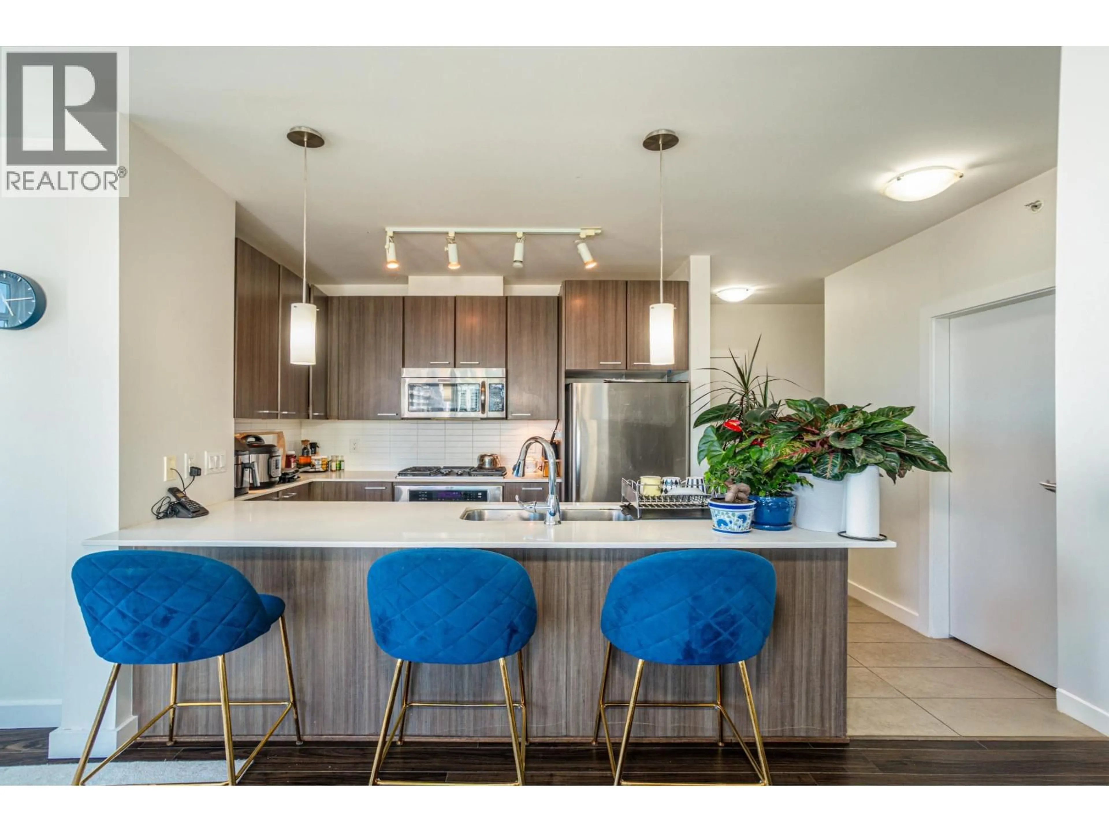 Open concept kitchen, wood/laminate floor for 2905 - 2955 ATLANTIC AVENUE, Coquitlam British Columbia V3B0H9