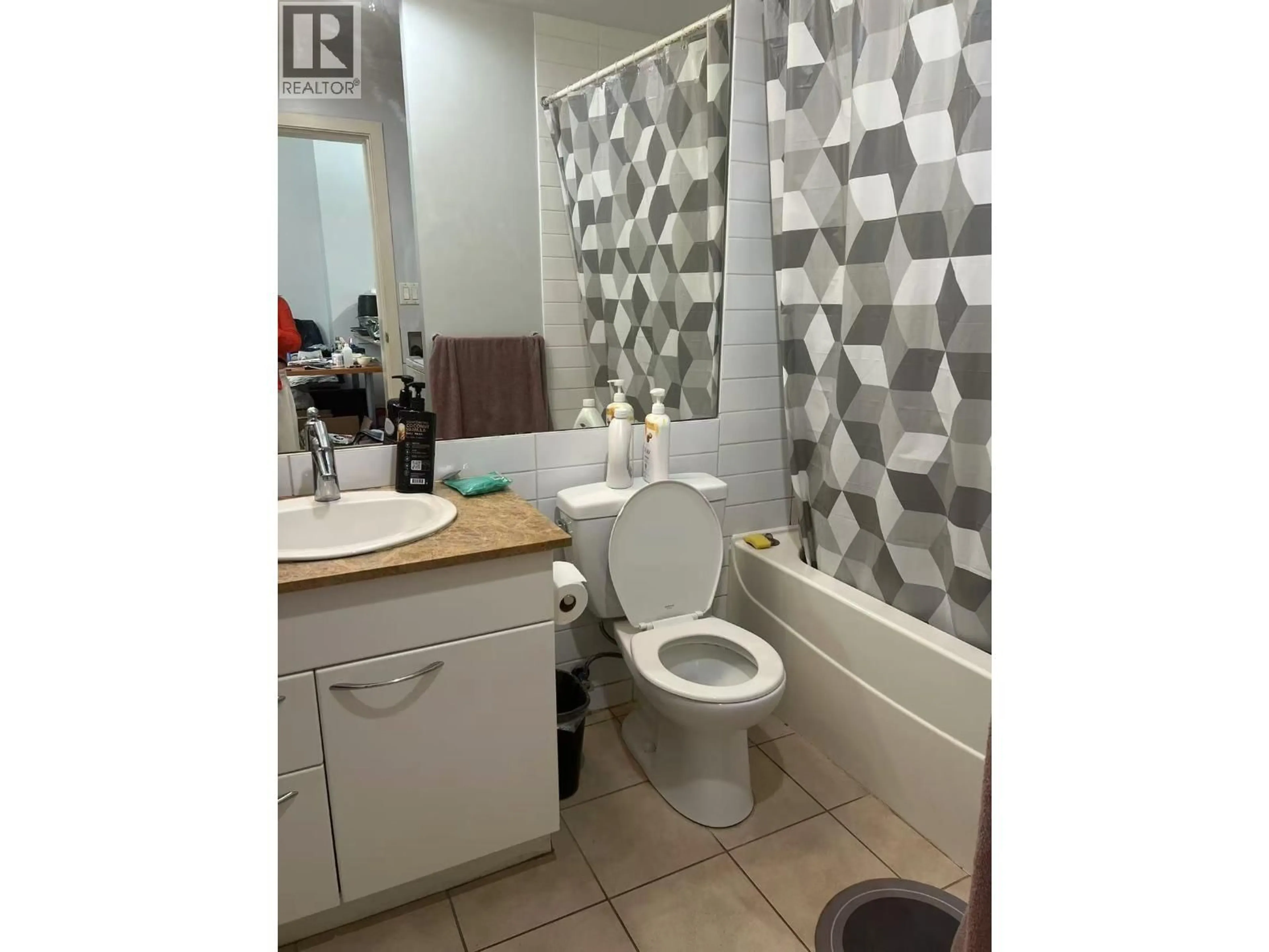 Standard bathroom, unknown for 210 - 4028 KNIGHT STREET, Vancouver British Columbia V5N5Y8