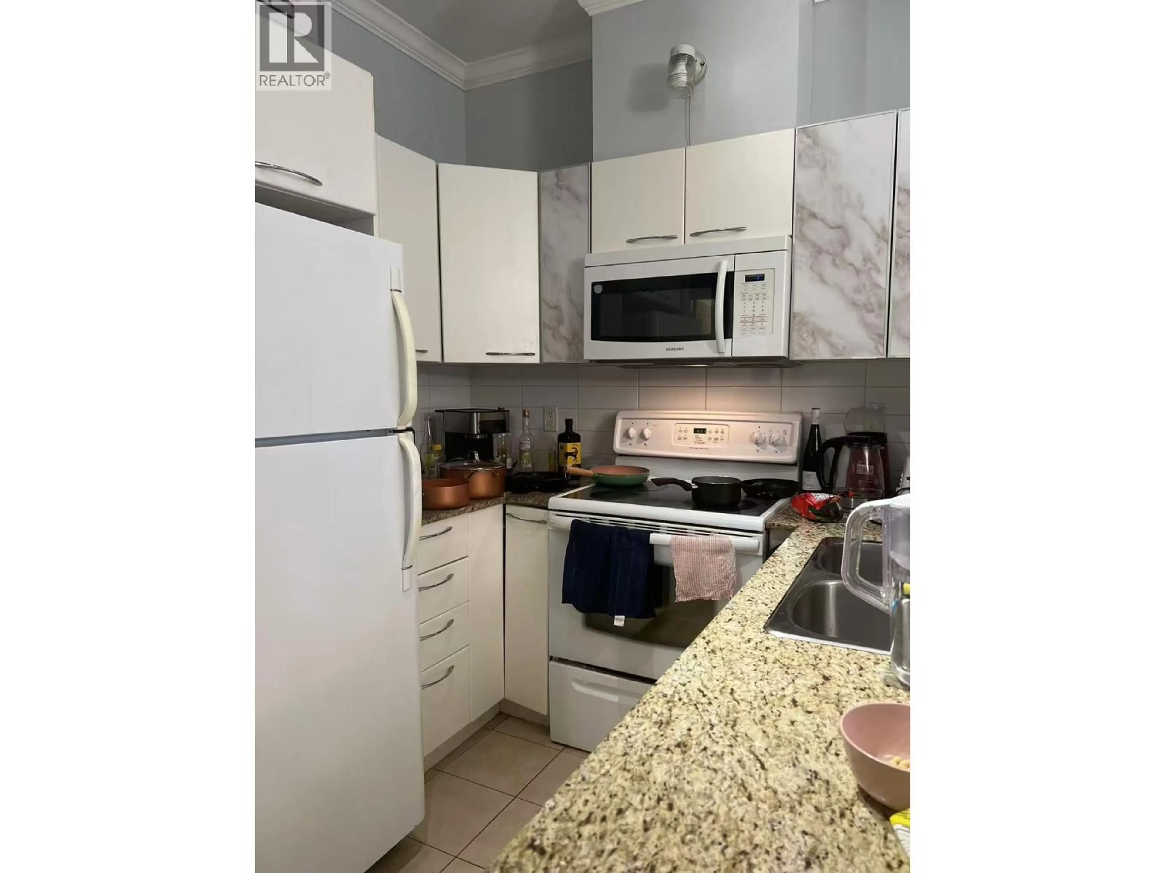 Standard kitchen, unknown for 210 - 4028 KNIGHT STREET, Vancouver British Columbia V5N5Y8