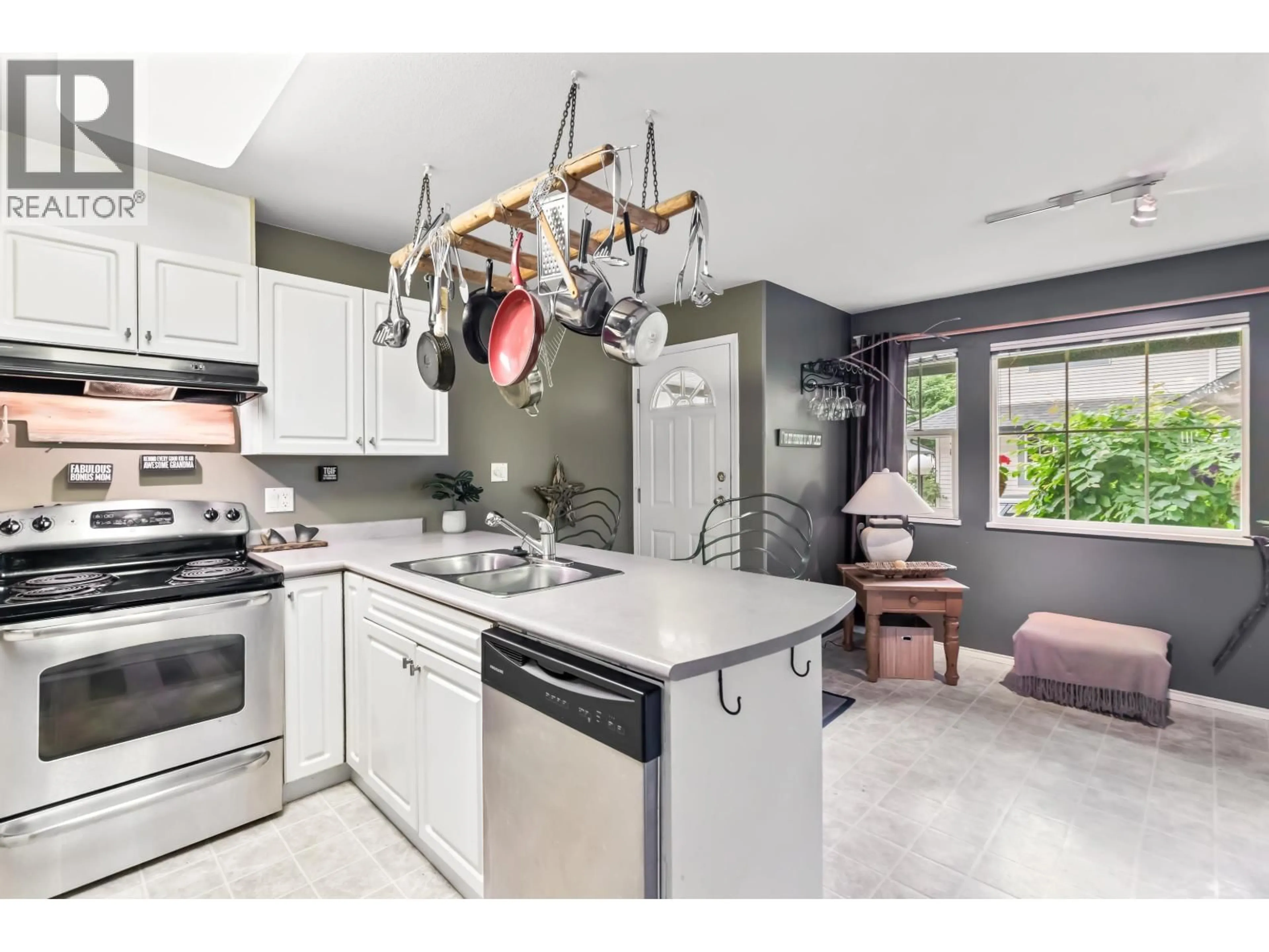 Open concept kitchen, unknown for 7 - 21015 118 AVENUE, Maple Ridge British Columbia V2X8B7