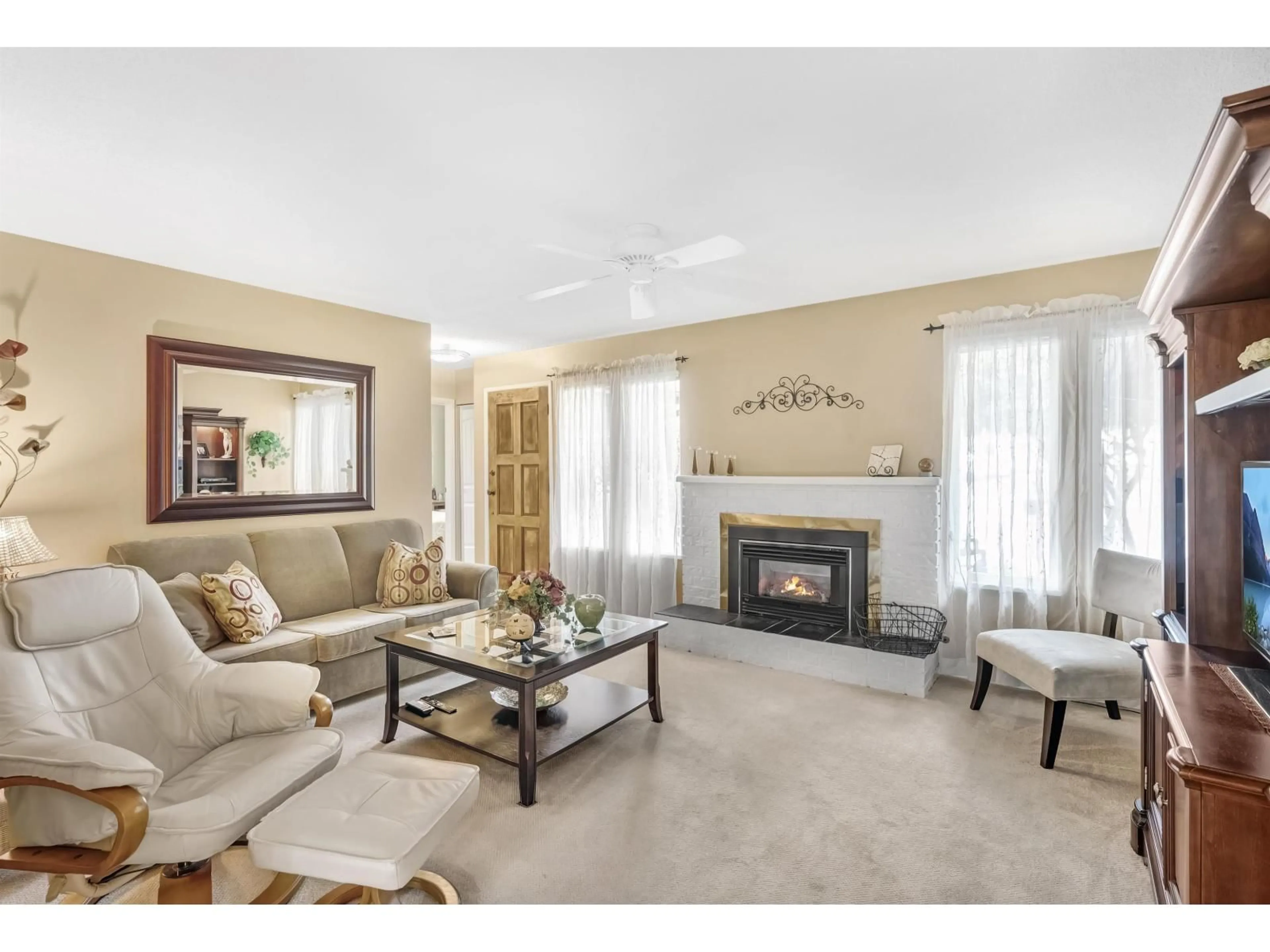 Living room with furniture, unknown for 8331 GREENHILL, Delta British Columbia V4C7B7