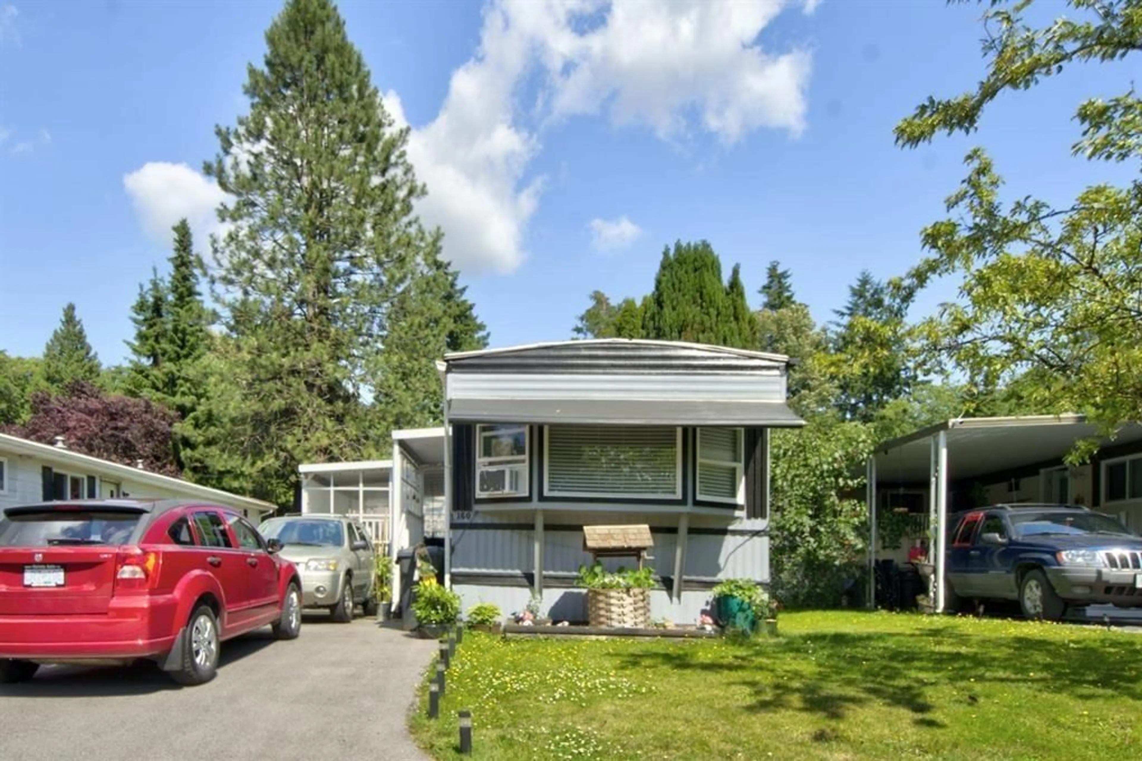 Home with vinyl exterior material, street for 160 - 7790 KING GEORGE, Surrey British Columbia V3W5Y4