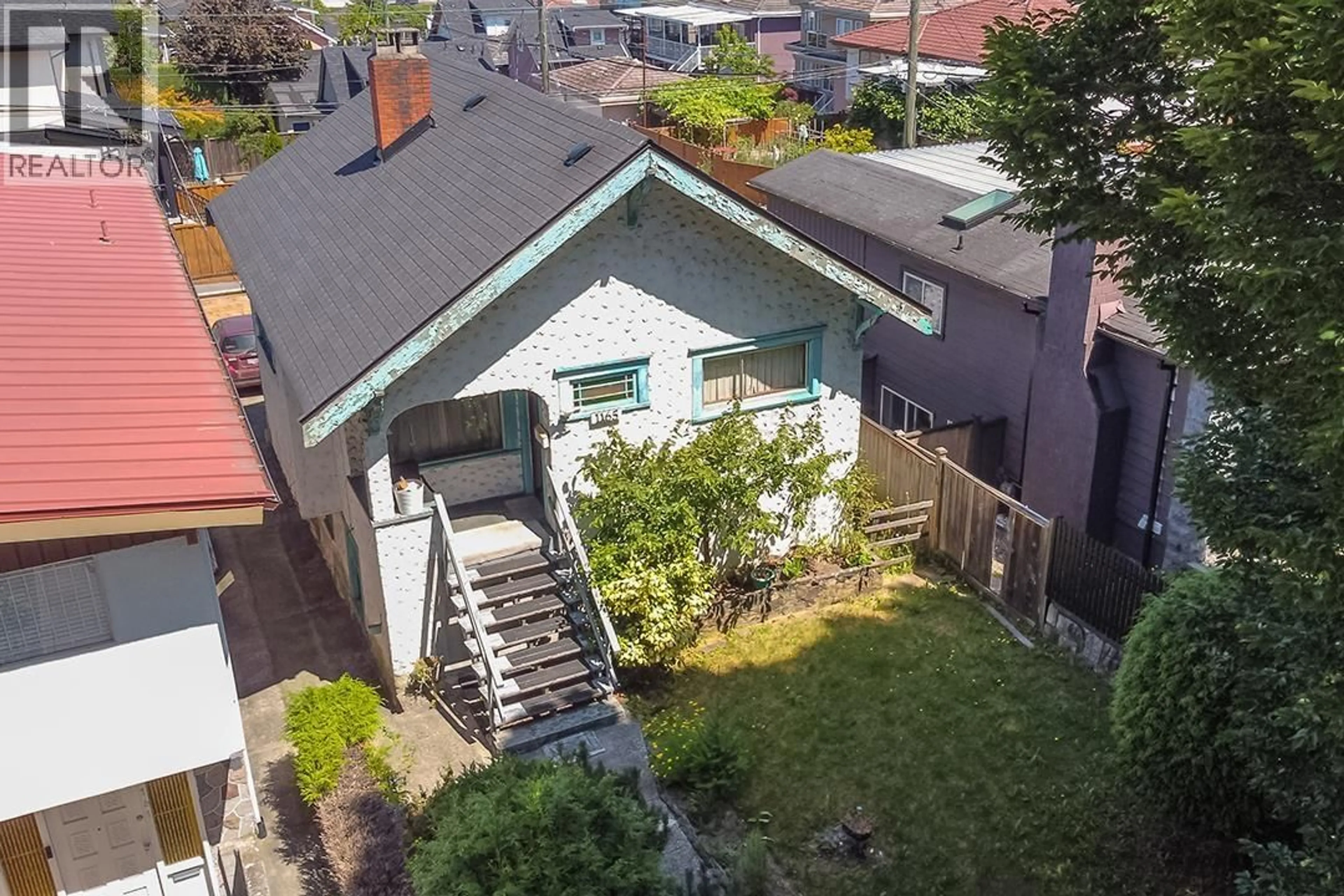 A pic from outside/outdoor area/front of a property/back of a property/a pic from drone, city buildings view from balcony for 1165 33RD AVENUE, Vancouver British Columbia V5V3B4