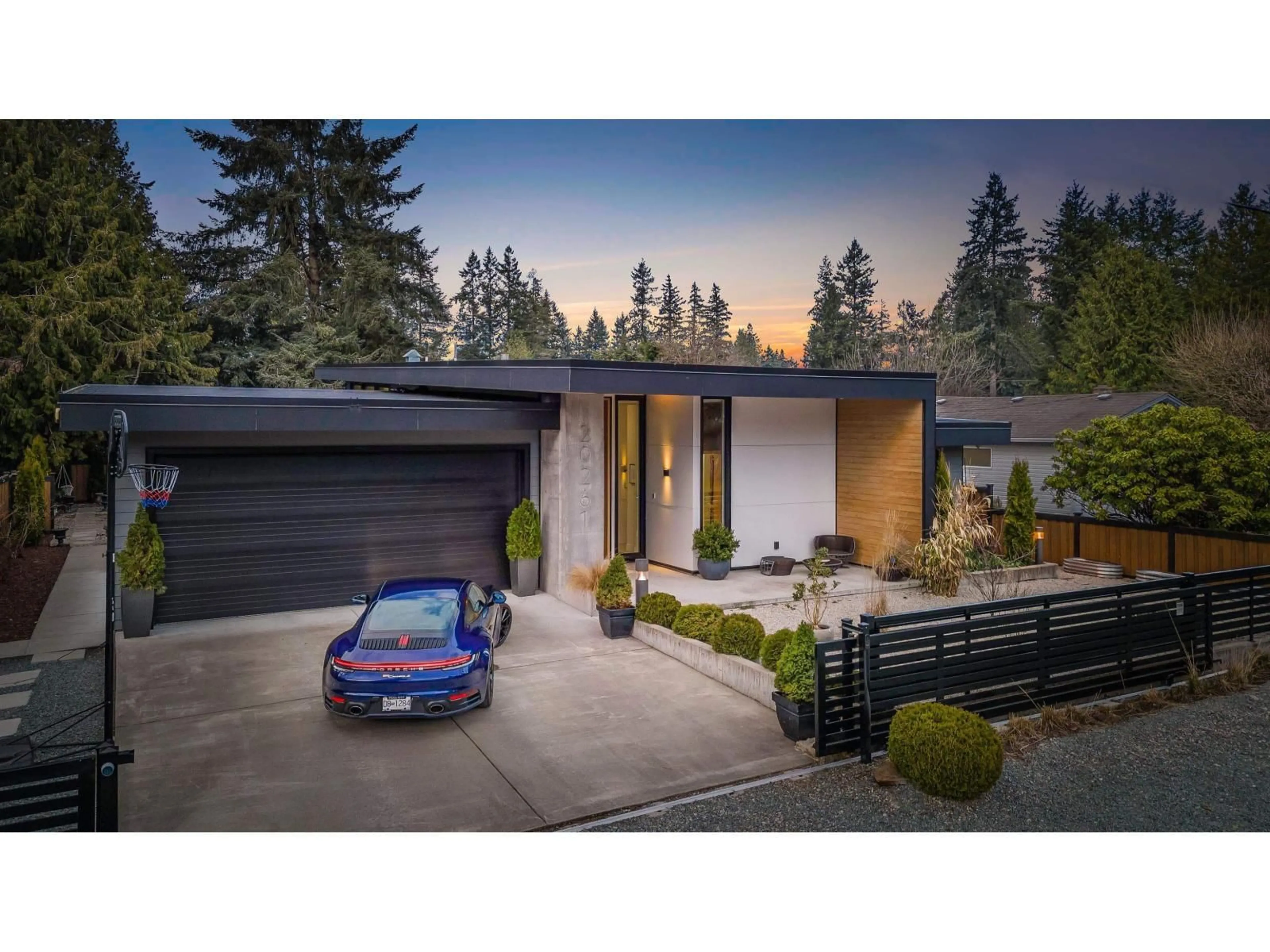 Indoor garage for 20261 41, Langley British Columbia V3A2Z3