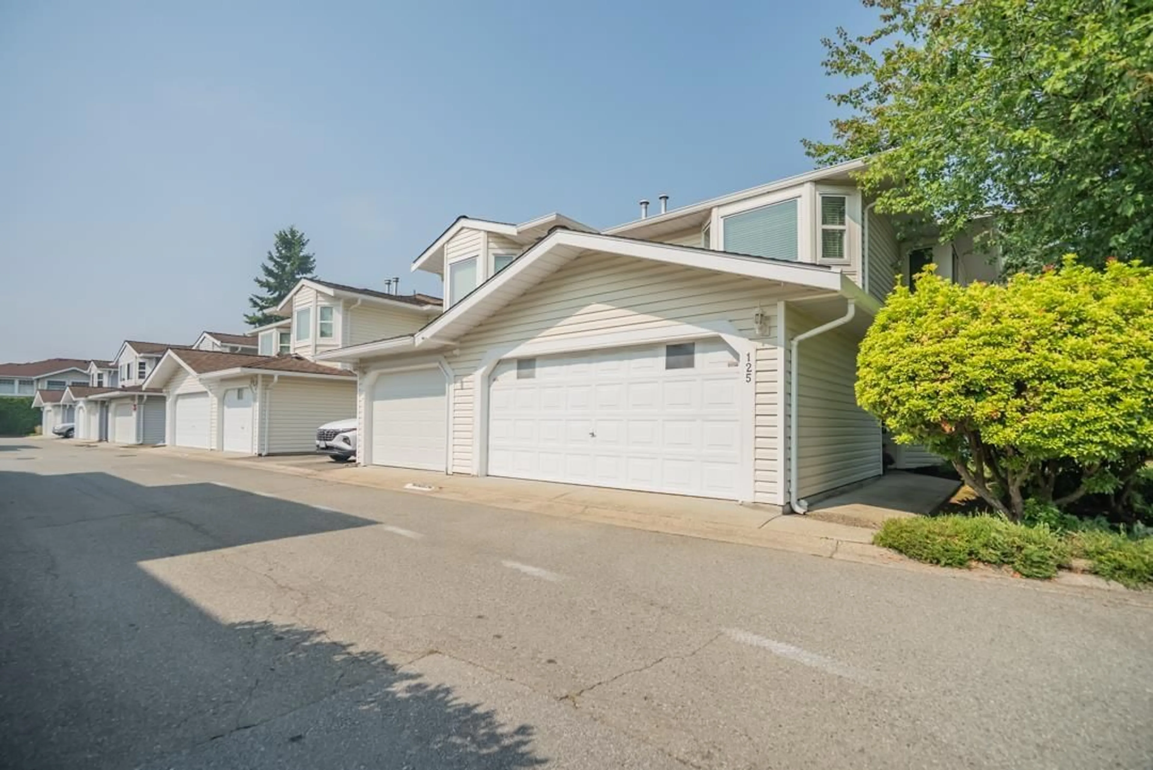 Unknown for 125 - 9177 154, Surrey British Columbia V3R9G8