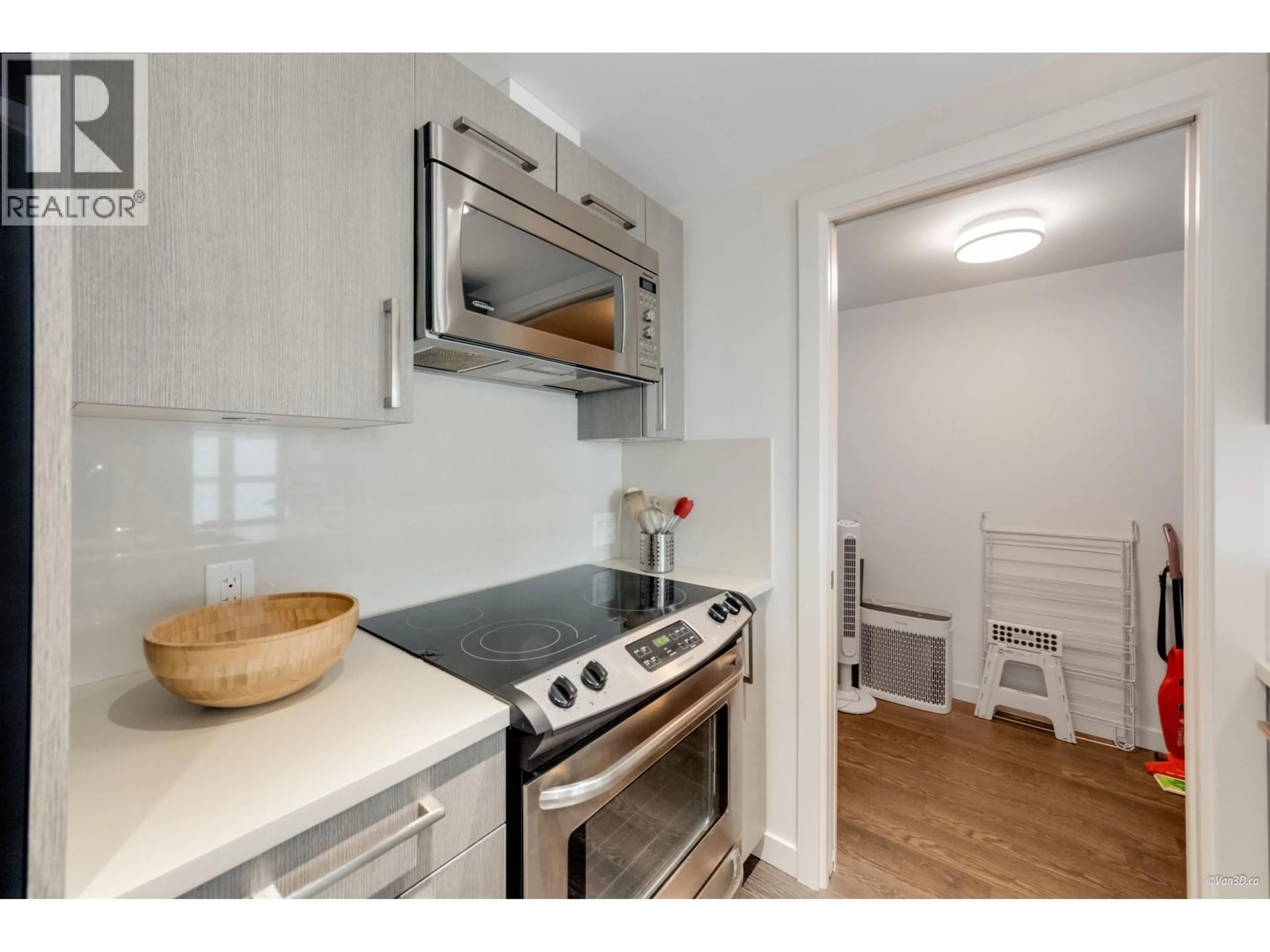 Standard kitchen, unknown for 804 - 983 HASTINGS STREET, Vancouver British Columbia V6A0G9
