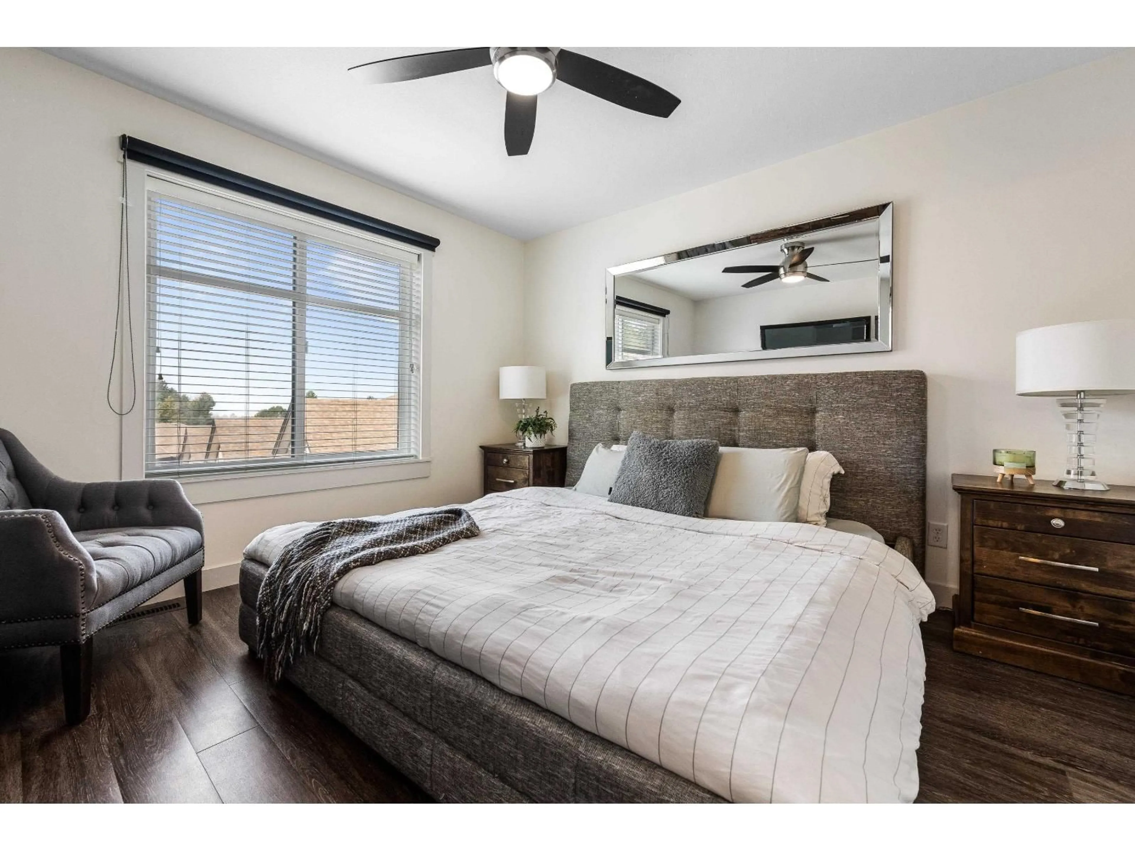 Bedroom with bed, wood/laminate floor for 34 - 5756 PROMONTORY ROAD, Chilliwack British Columbia V2R0V8