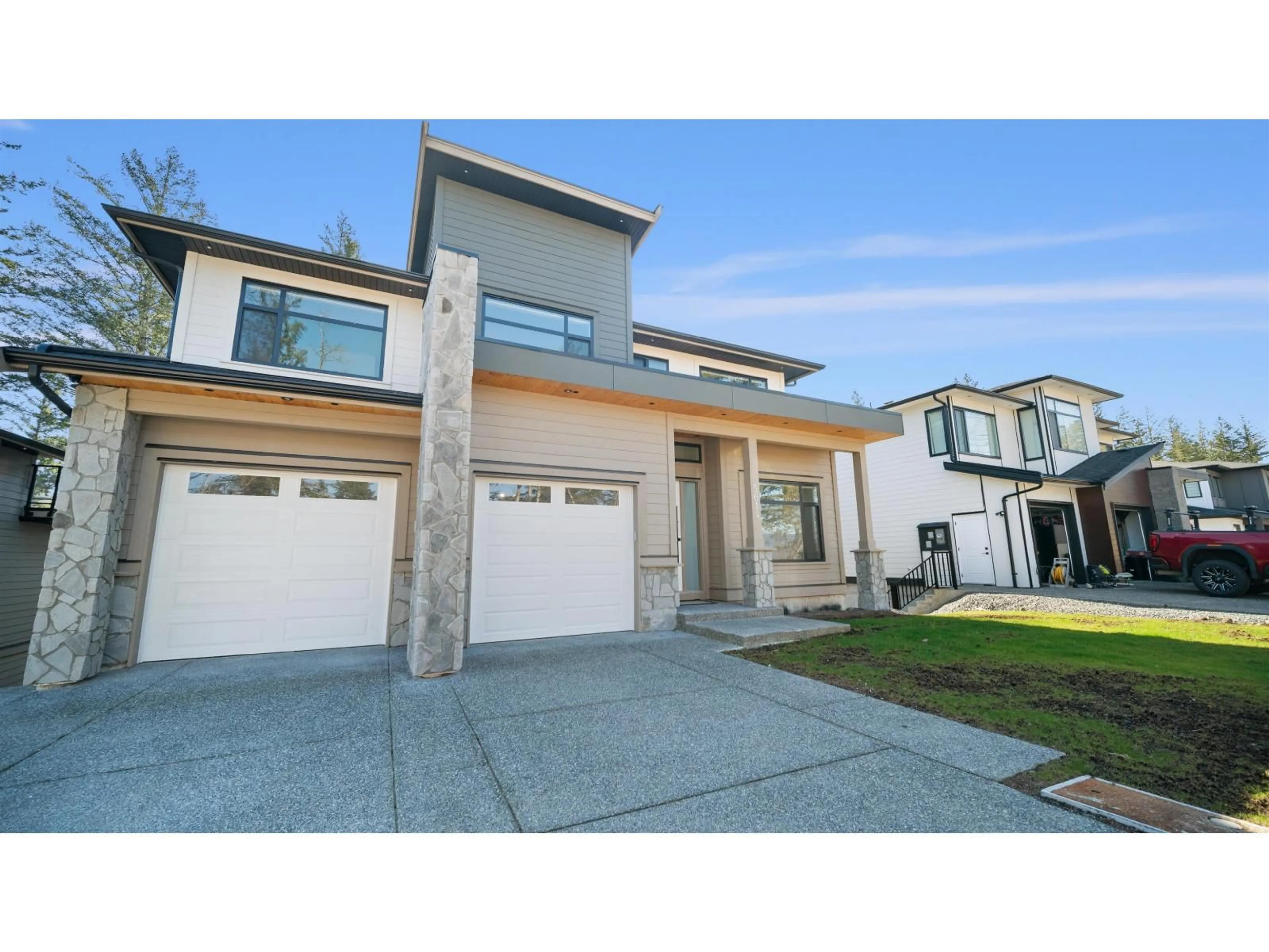 Home with vinyl exterior material, street for 5614 CRIMSON RIDGE, Chilliwack British Columbia V2R6H7