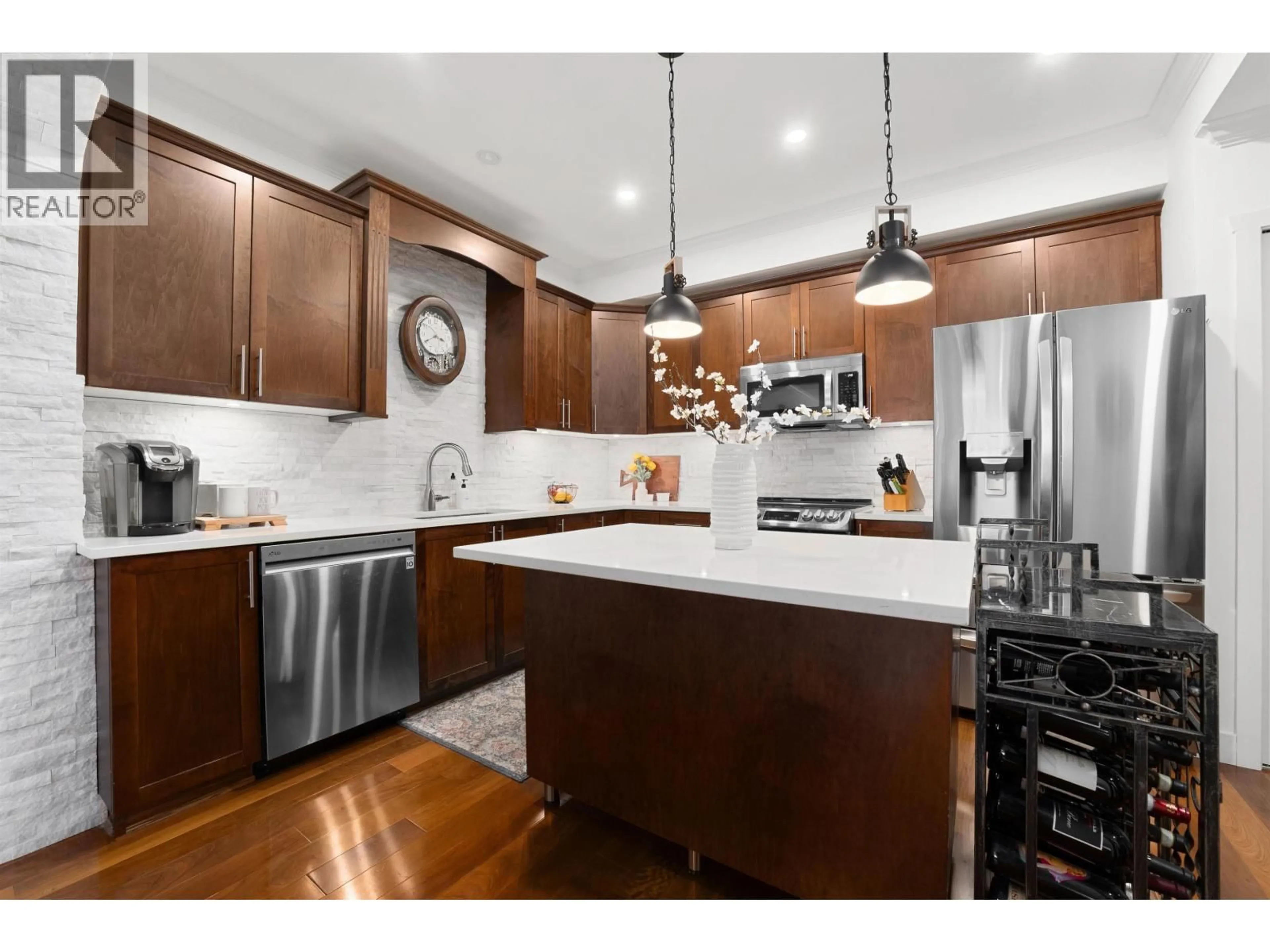 Open concept kitchen, wood/laminate floor for 307 - 2627 SHAUGHNESSY STREET, Port Coquitlam British Columbia V3C0E1