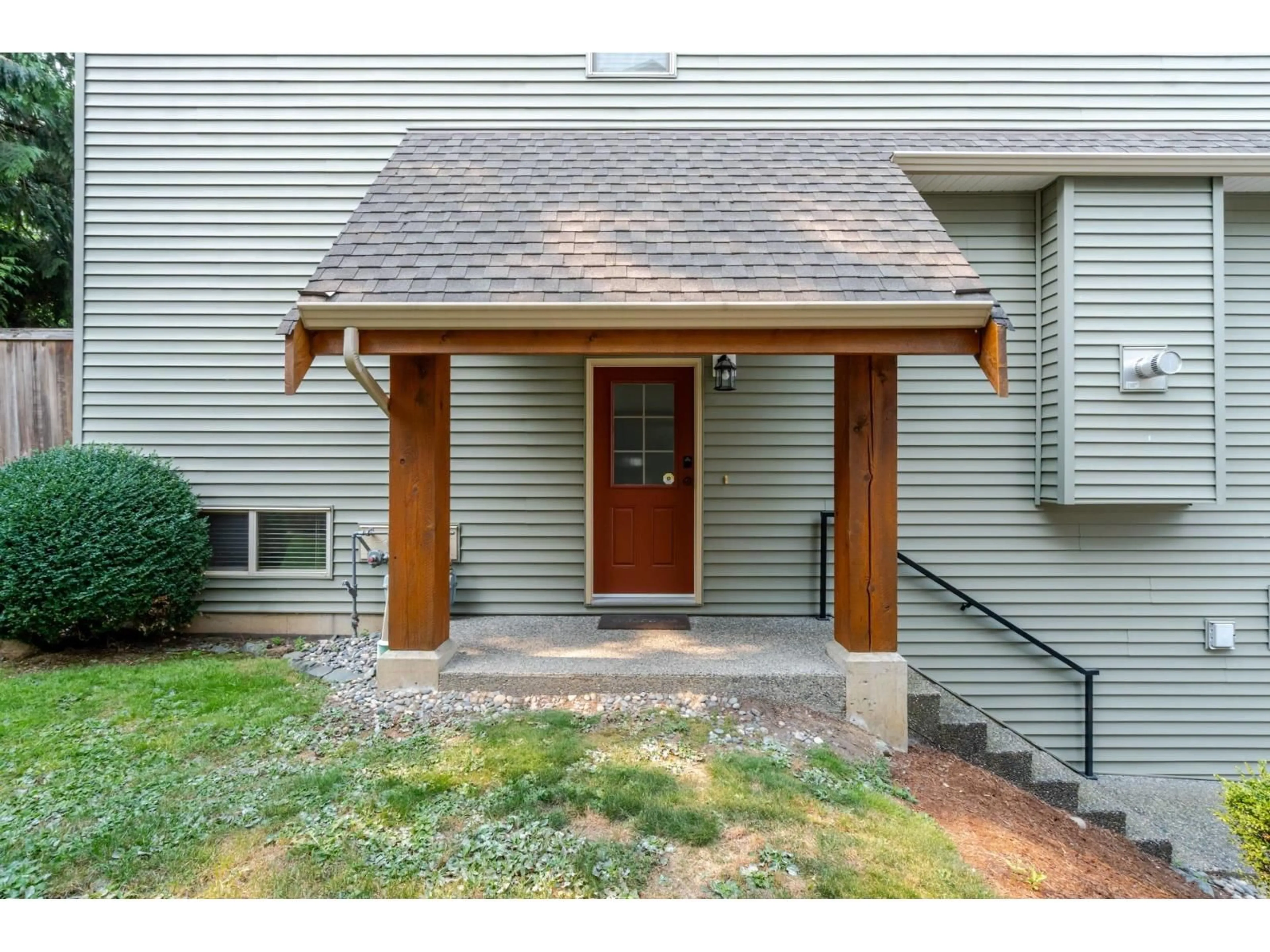 Indoor entryway for 24 - 46840 RUSSELL ROAD, Chilliwack British Columbia V2R5Z1