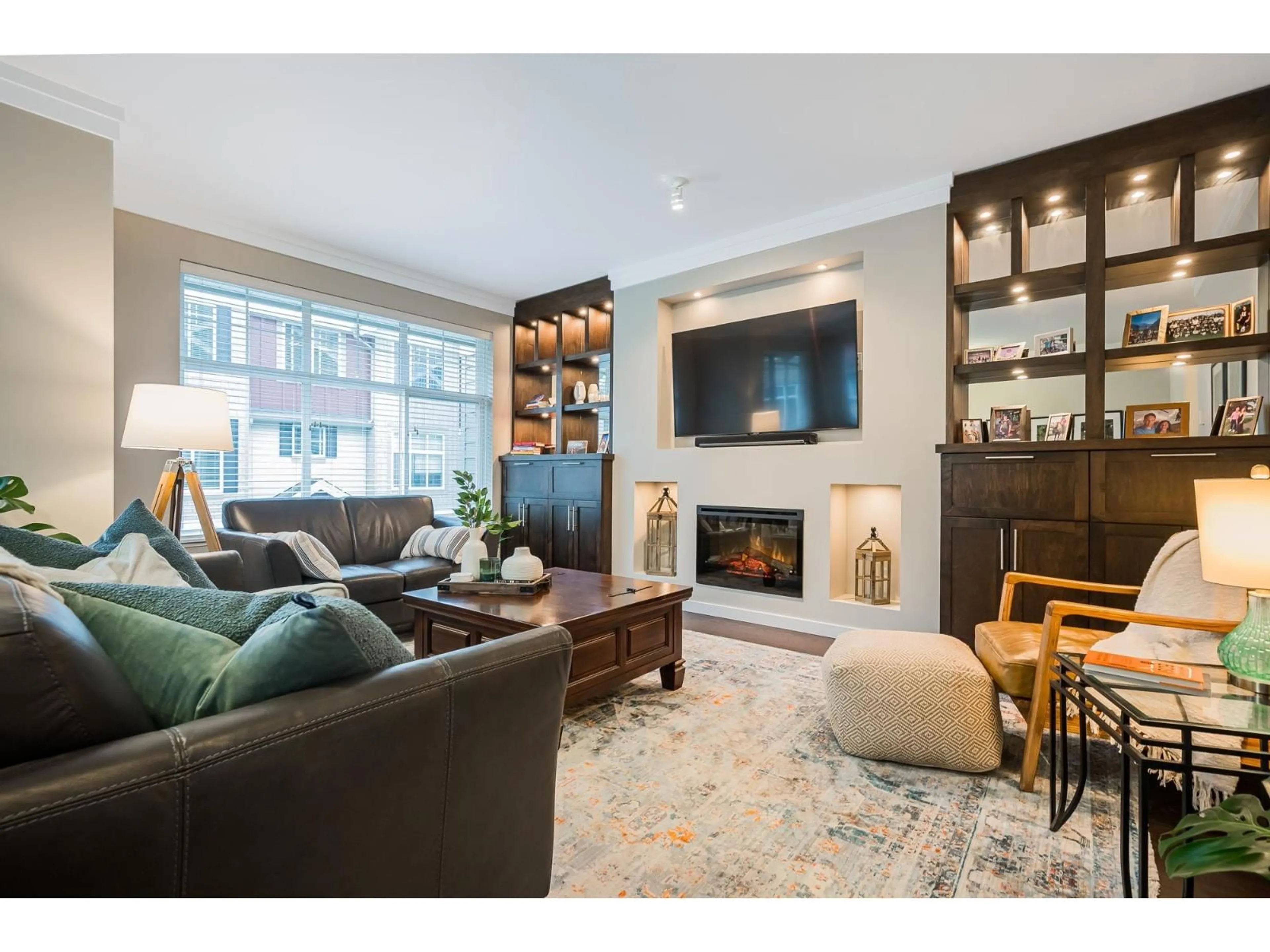Living room with furniture, unknown for 7 - 3009 156, Surrey British Columbia V3Z0N9